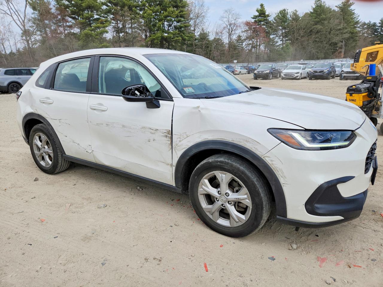 2025 Honda Hr-v Lx White vin: 3CZRZ2H38SM761733