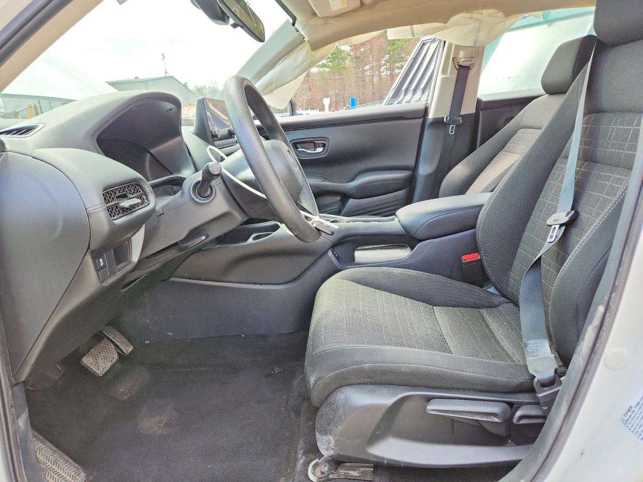 2025 Honda Hr-v Lx White vin: 3CZRZ2H38SM761733