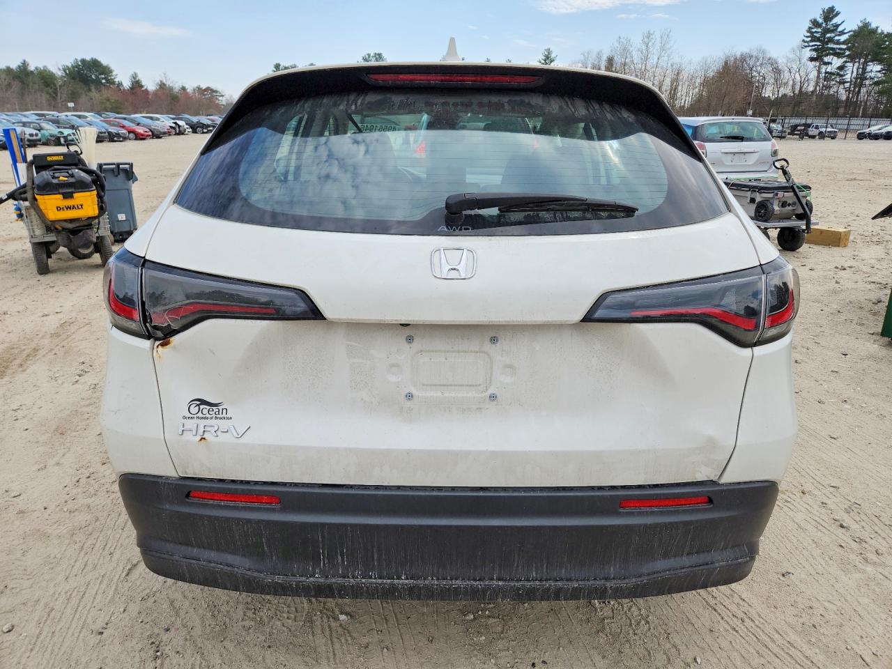 2025 Honda Hr-v Lx White vin: 3CZRZ2H38SM761733
