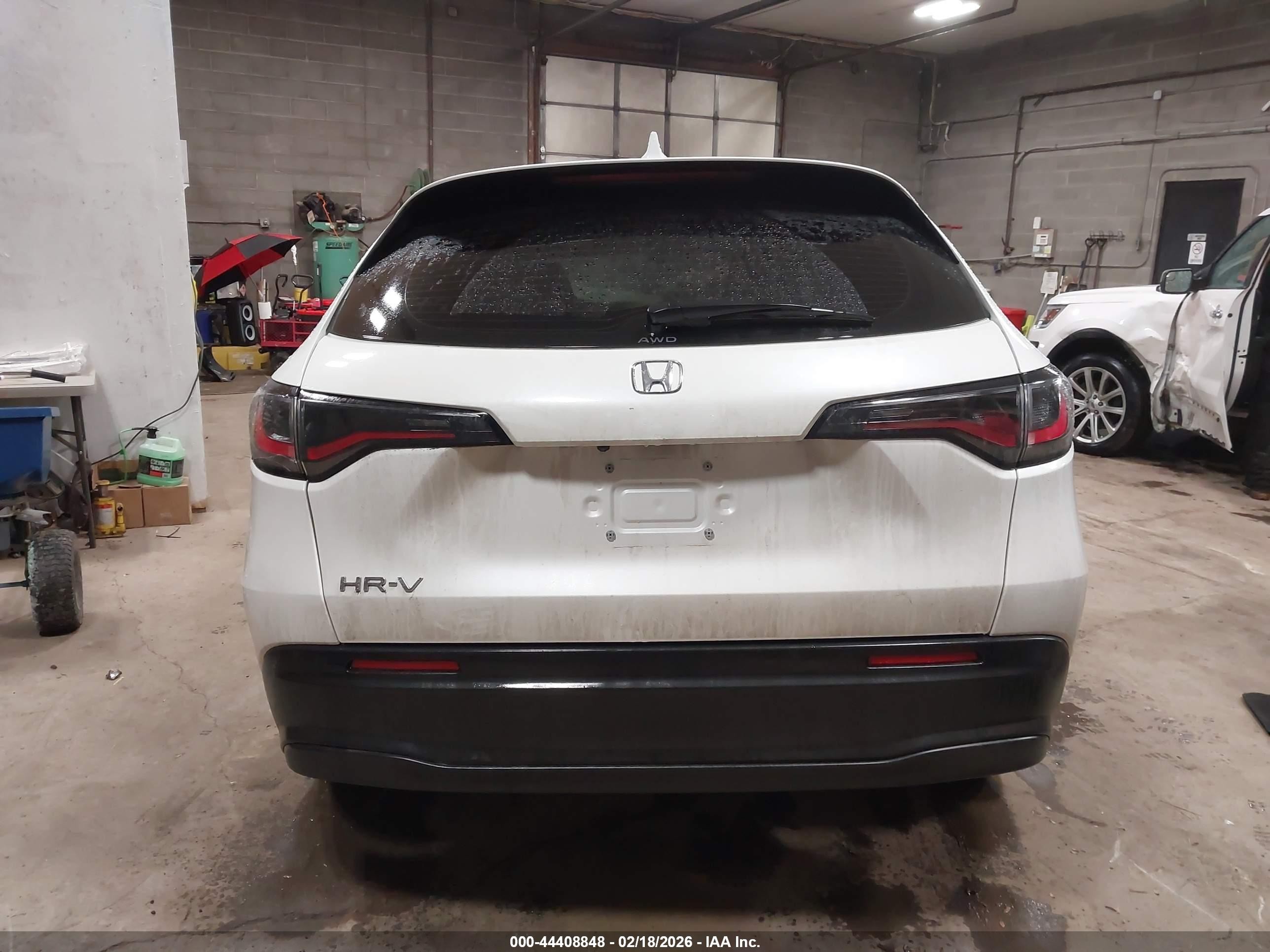 2023 Honda Hr-v Awd Lx White vin: 3CZRZ2H39PM703301