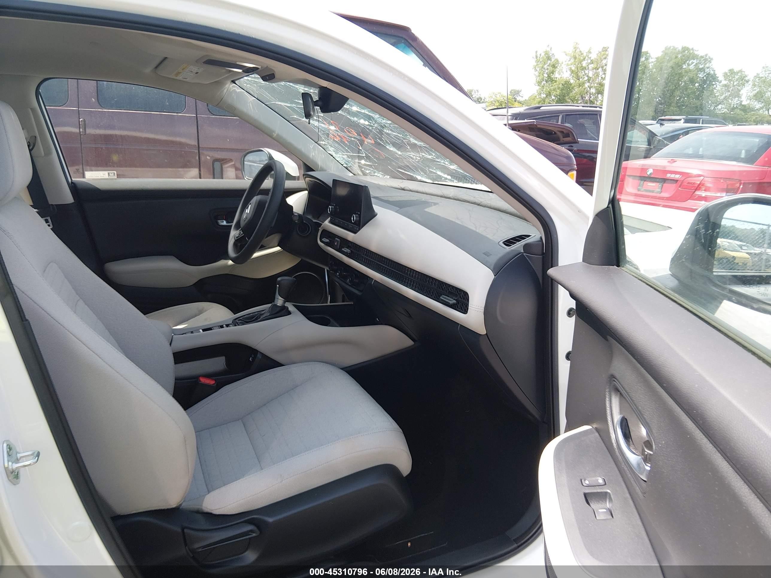 2023 Honda Hr-v Awd Lx White vin: 3CZRZ2H3XPM717451