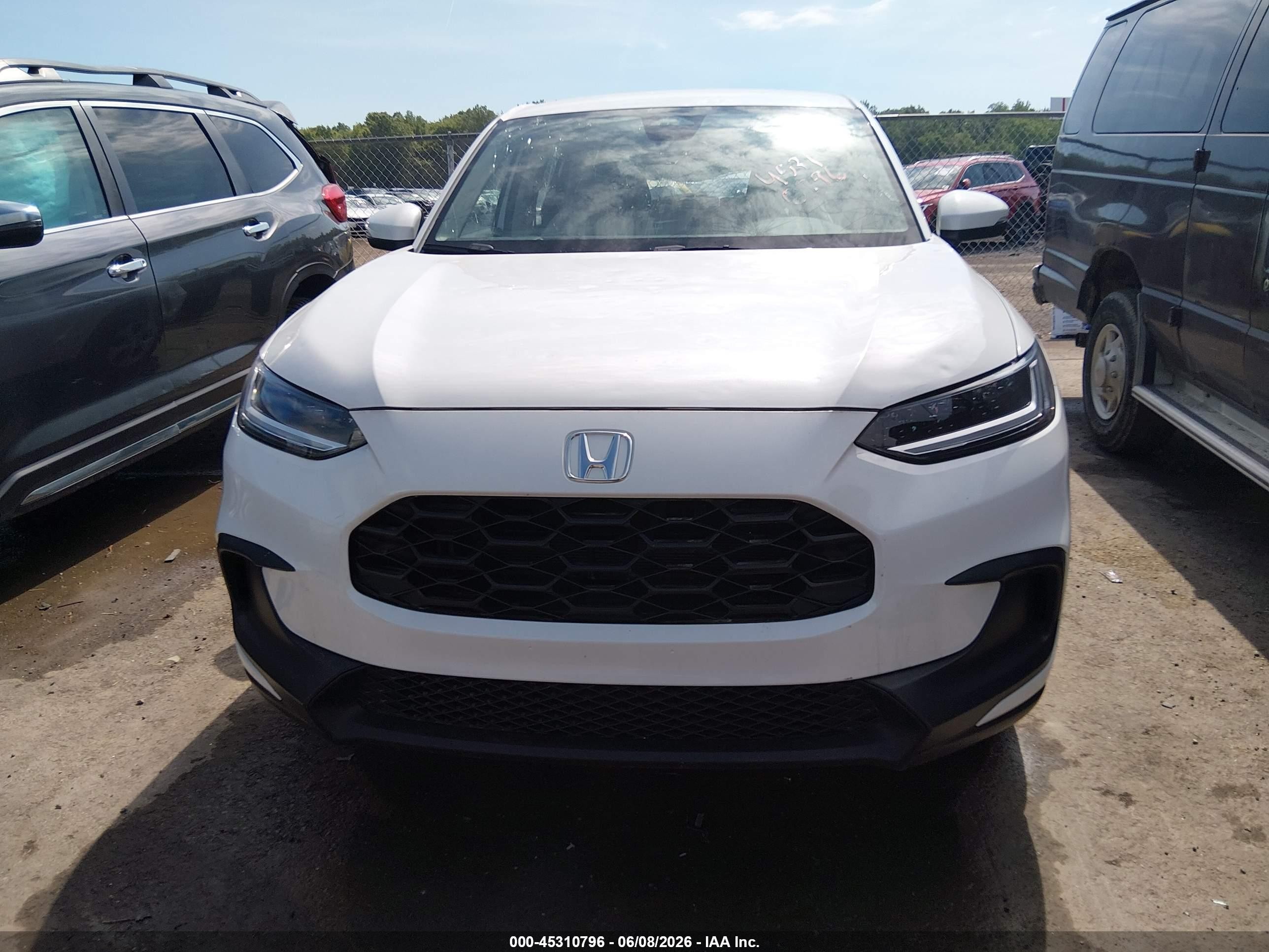 2023 Honda Hr-v Awd Lx White vin: 3CZRZ2H3XPM717451