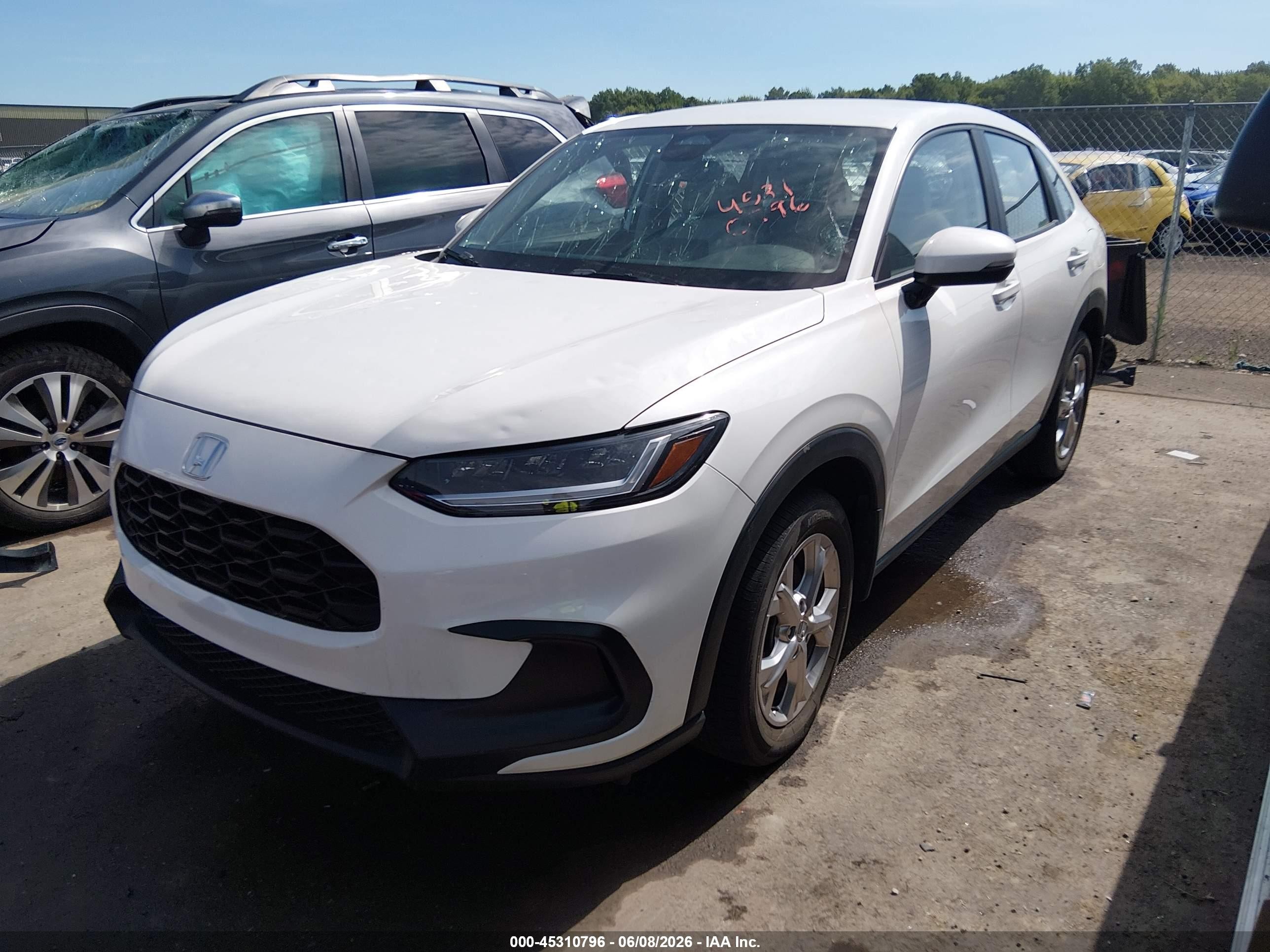 2023 Honda Hr-v Awd Lx White vin: 3CZRZ2H3XPM717451