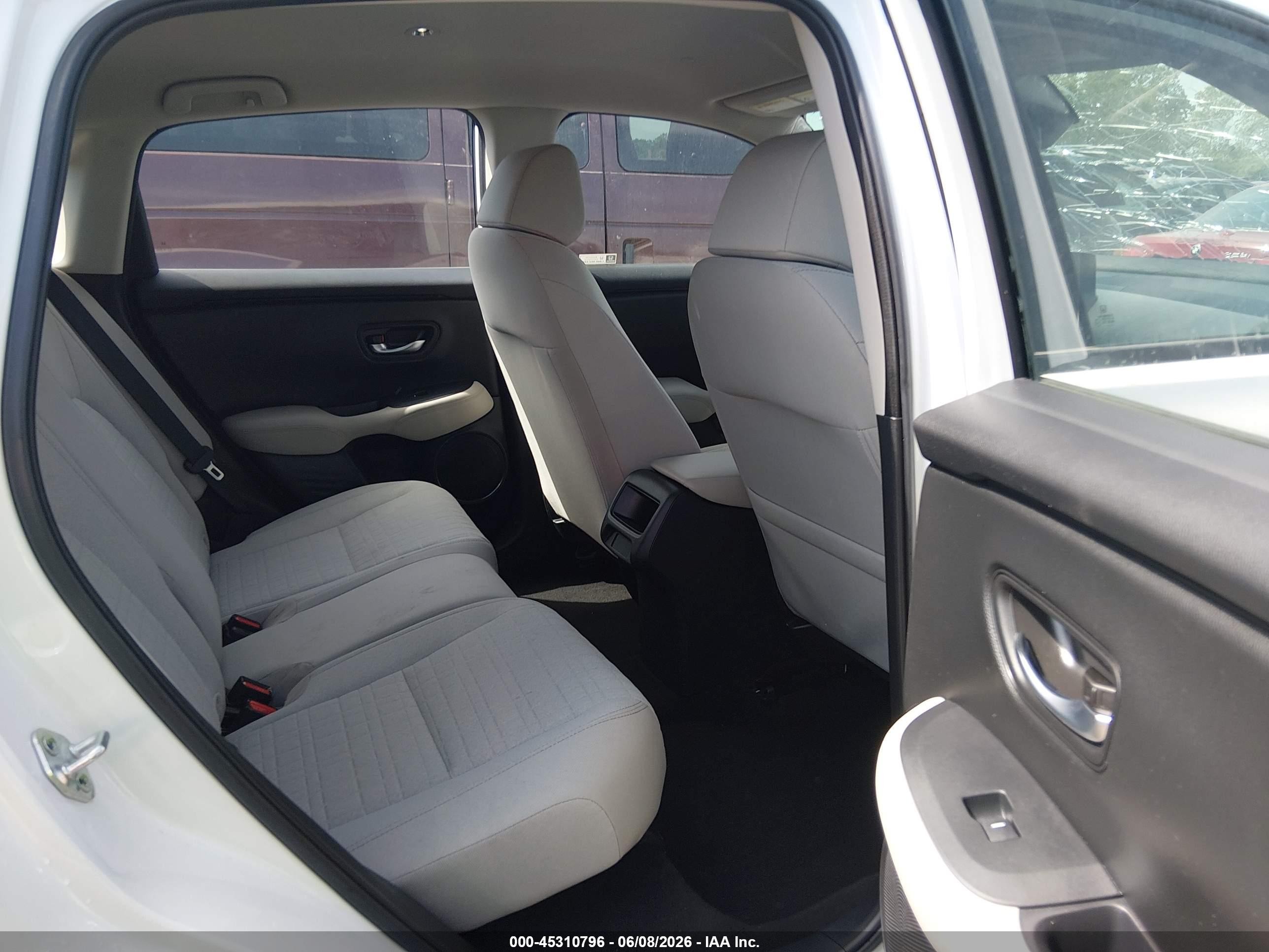 2023 Honda Hr-v Awd Lx White vin: 3CZRZ2H3XPM717451