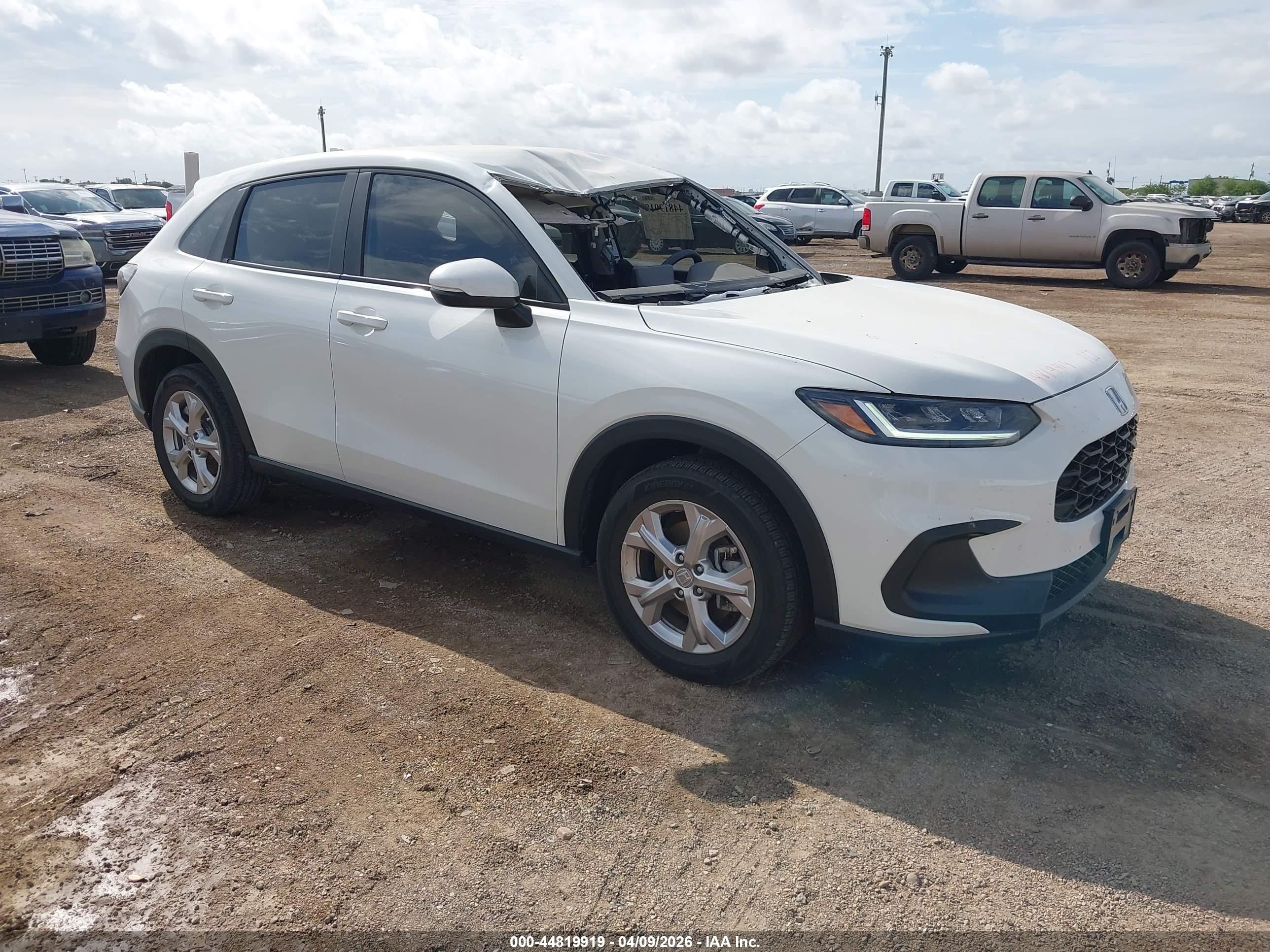 2024 Honda Hr-v Awd Lx White vin: 3CZRZ2H3XRM715931