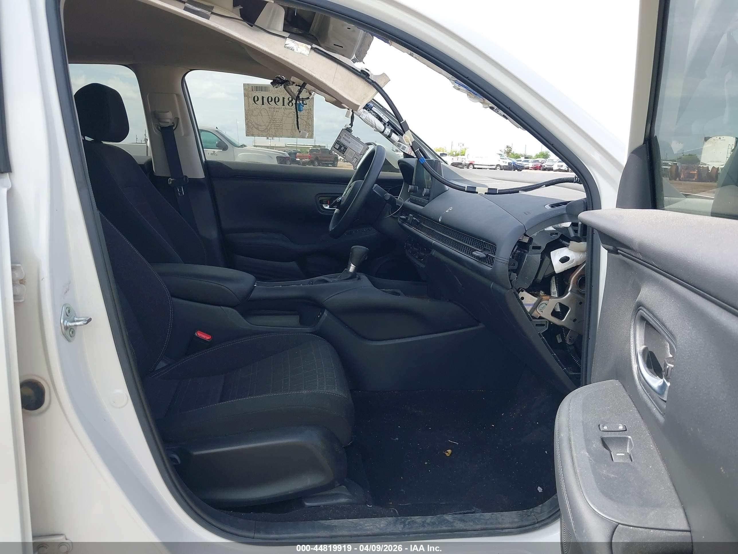 2024 Honda Hr-v Awd Lx White vin: 3CZRZ2H3XRM715931
