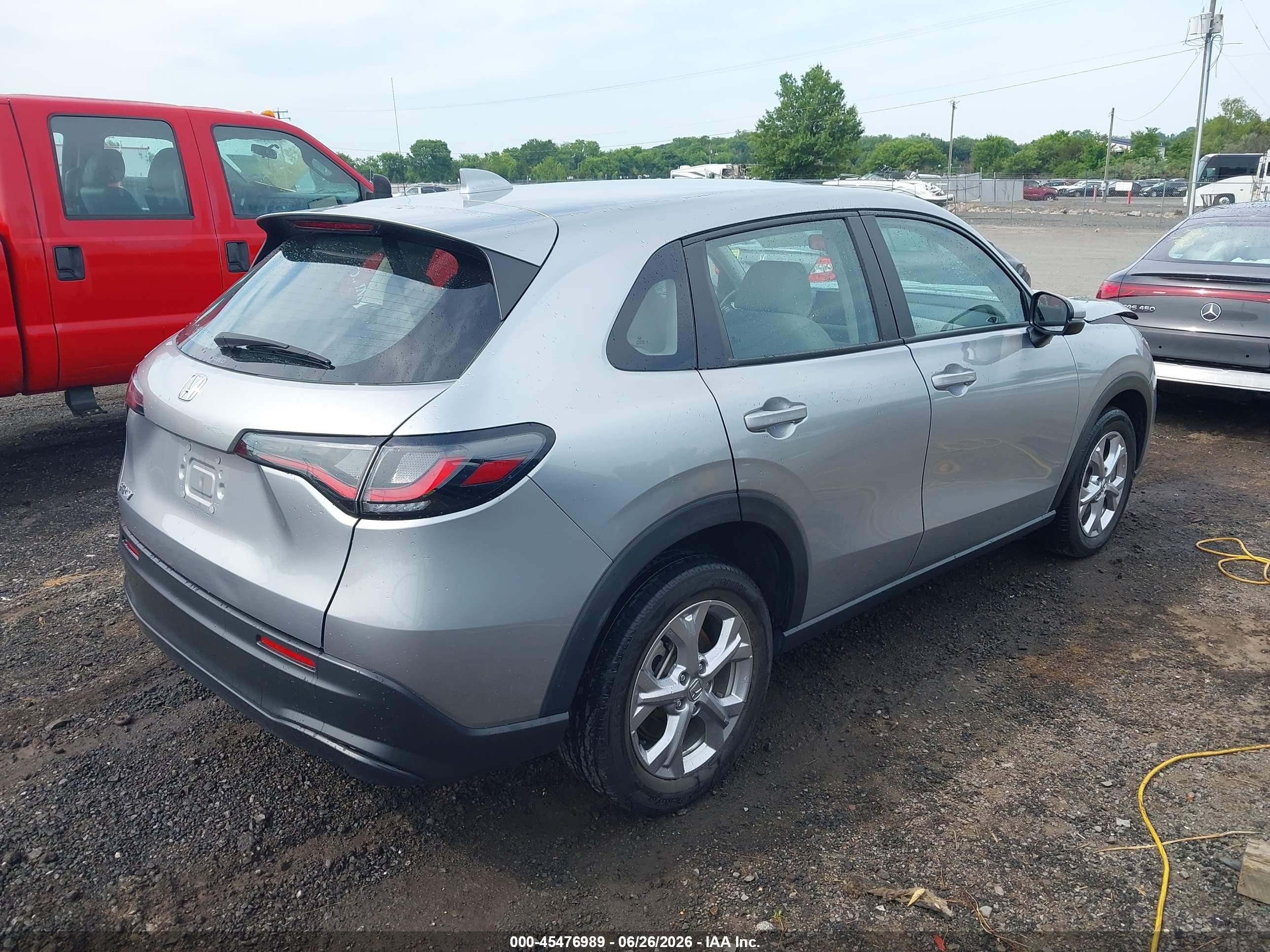 2024 Honda Hr-v Awd Lx Silver vin: 3CZRZ2H3XRM736780
