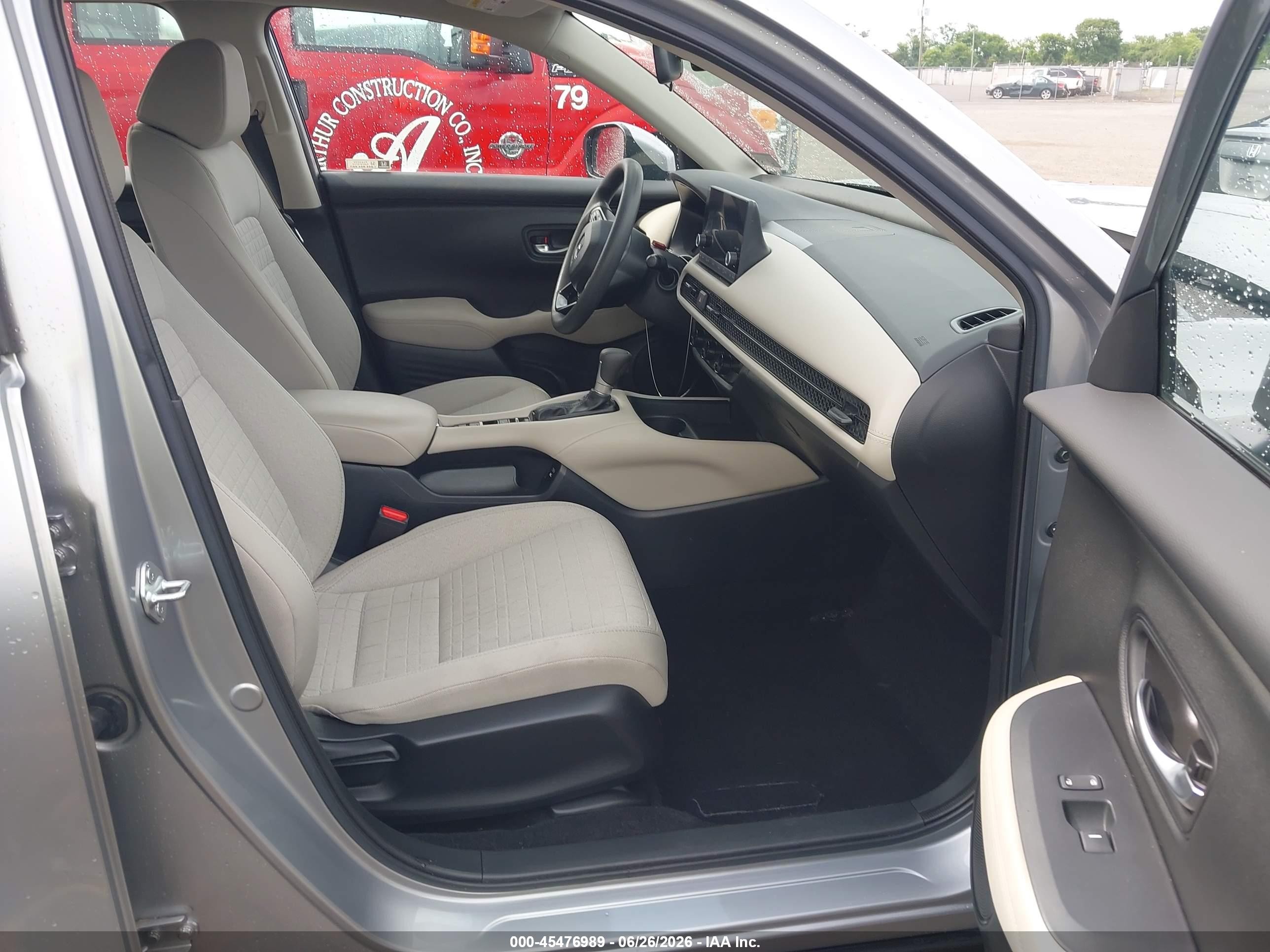 2024 Honda Hr-v Awd Lx Silver vin: 3CZRZ2H3XRM736780