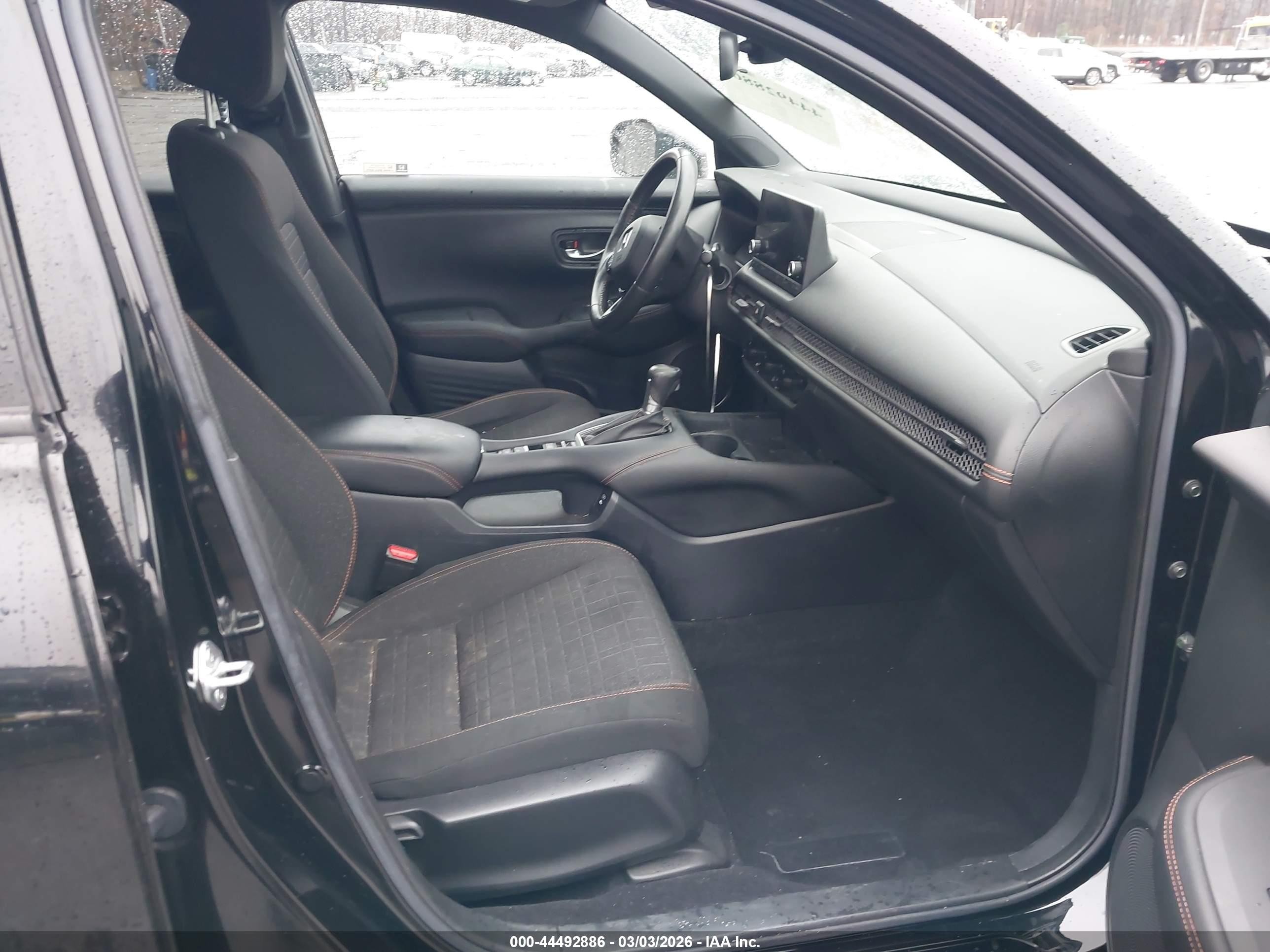 2024 Honda Hr-v Awd Sport/awd Sport W/o Bsi Черный vin: 3CZRZ2H52RM732482