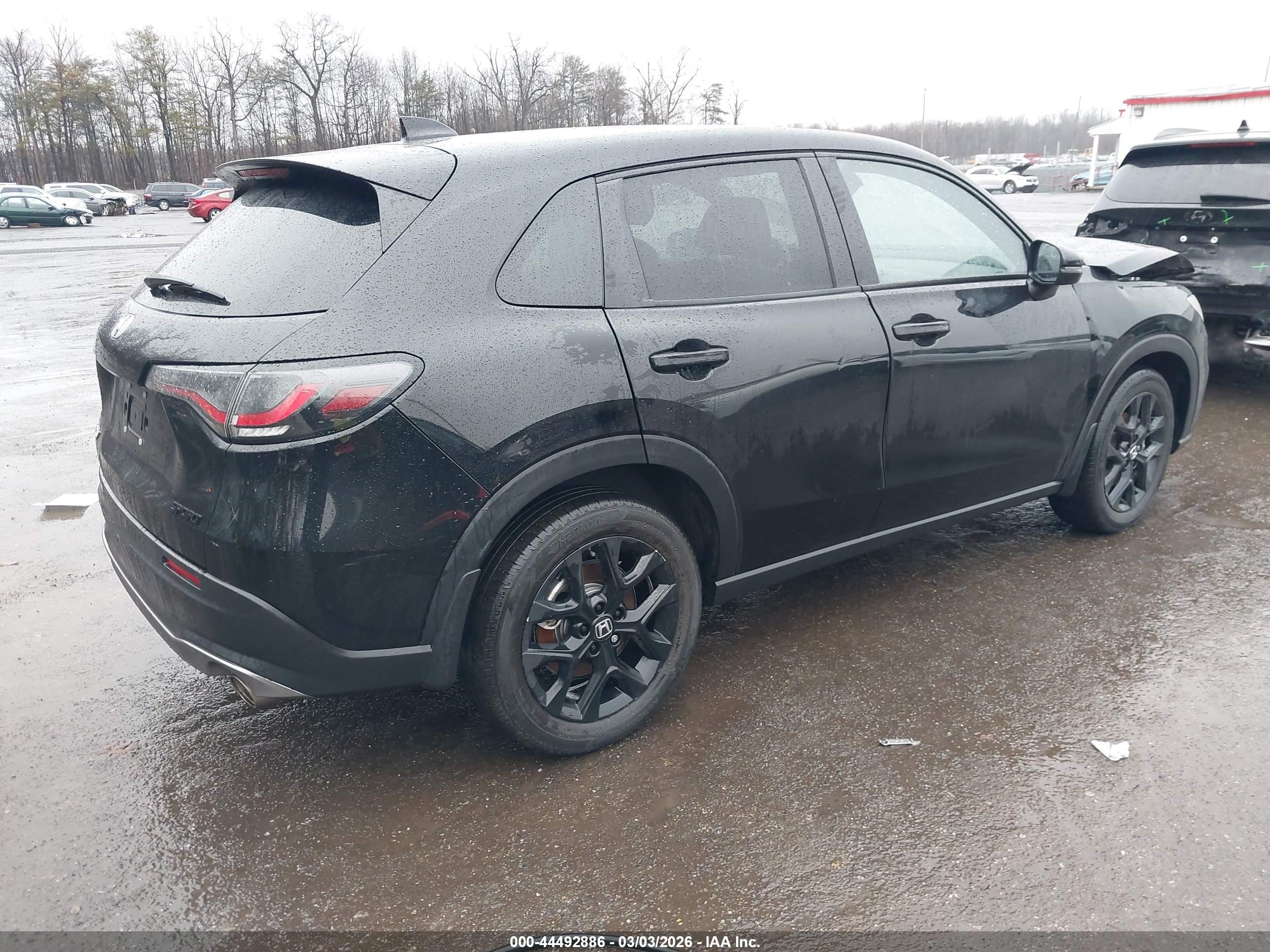 2024 Honda Hr-v Awd Sport/awd Sport W/o Bsi Черный vin: 3CZRZ2H52RM732482