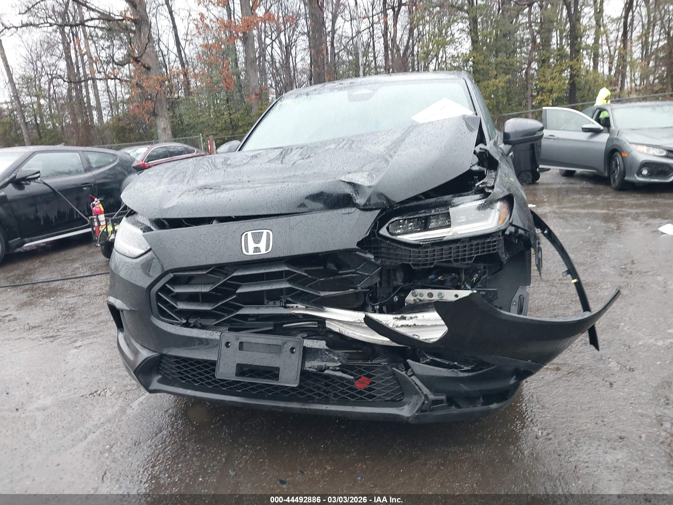 2024 Honda Hr-v Awd Sport/awd Sport W/o Bsi Черный vin: 3CZRZ2H52RM732482