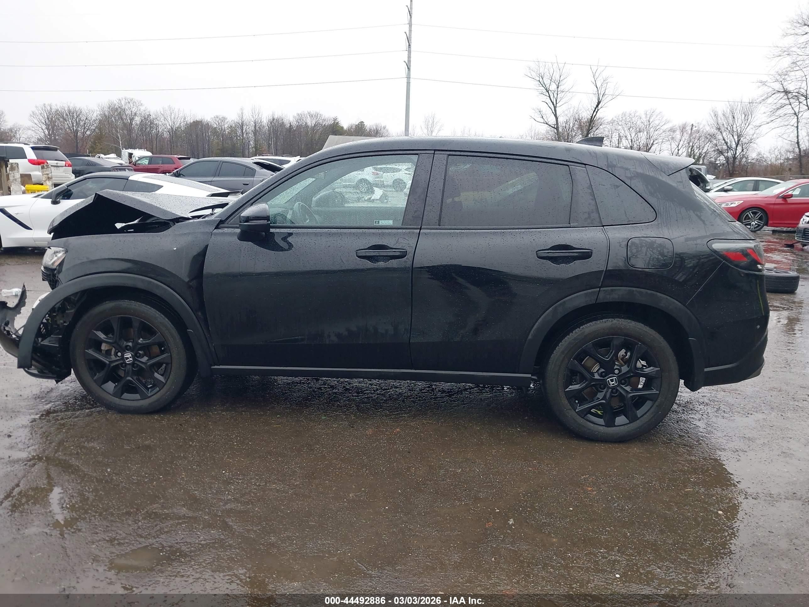 2024 Honda Hr-v Awd Sport/awd Sport W/o Bsi Черный vin: 3CZRZ2H52RM732482
