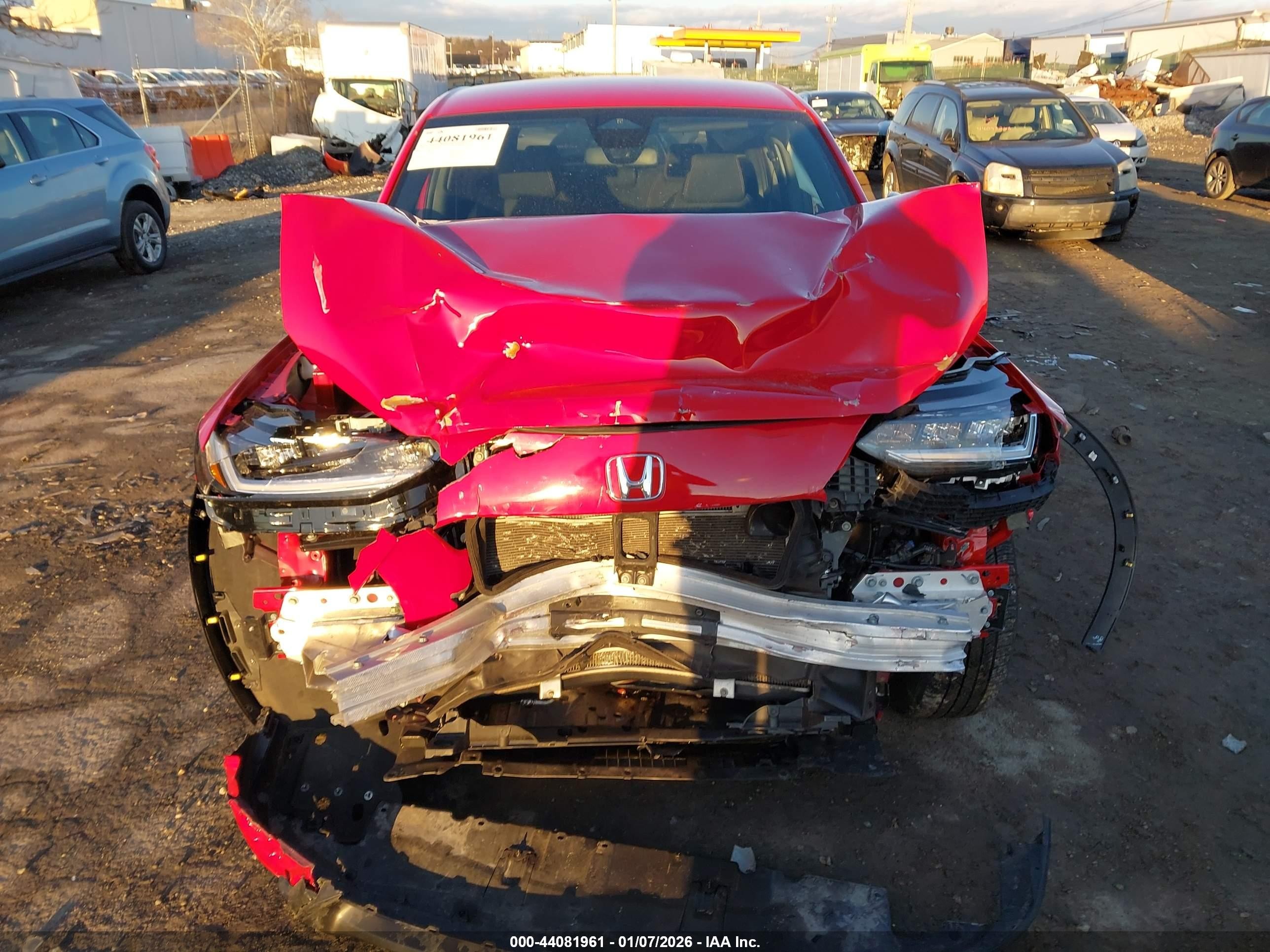 2024 Honda Hr-v Awd Sport/awd Sport W/o Bsi Red vin: 3CZRZ2H57RM740805
