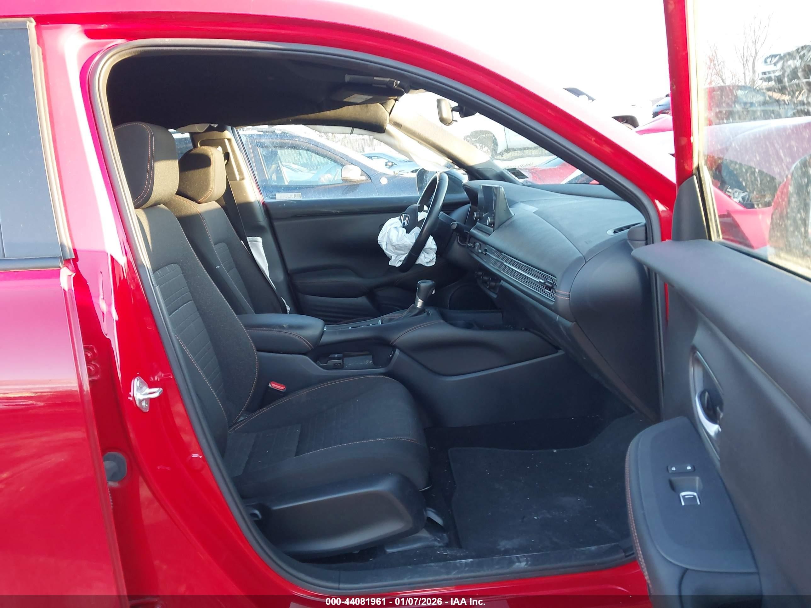 2024 Honda Hr-v Awd Sport/awd Sport W/o Bsi Red vin: 3CZRZ2H57RM740805