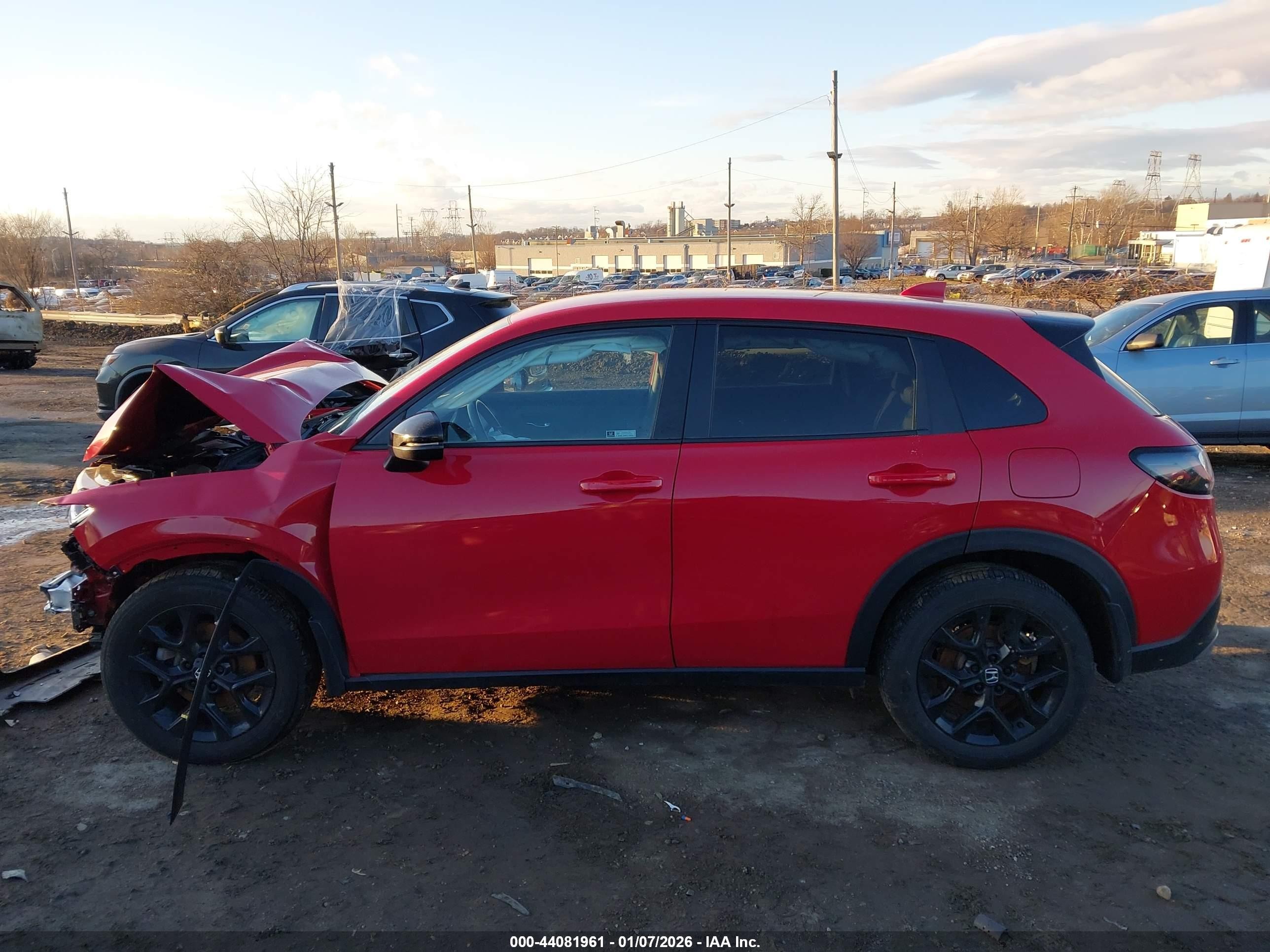 2024 Honda Hr-v Awd Sport/awd Sport W/o Bsi Red vin: 3CZRZ2H57RM740805