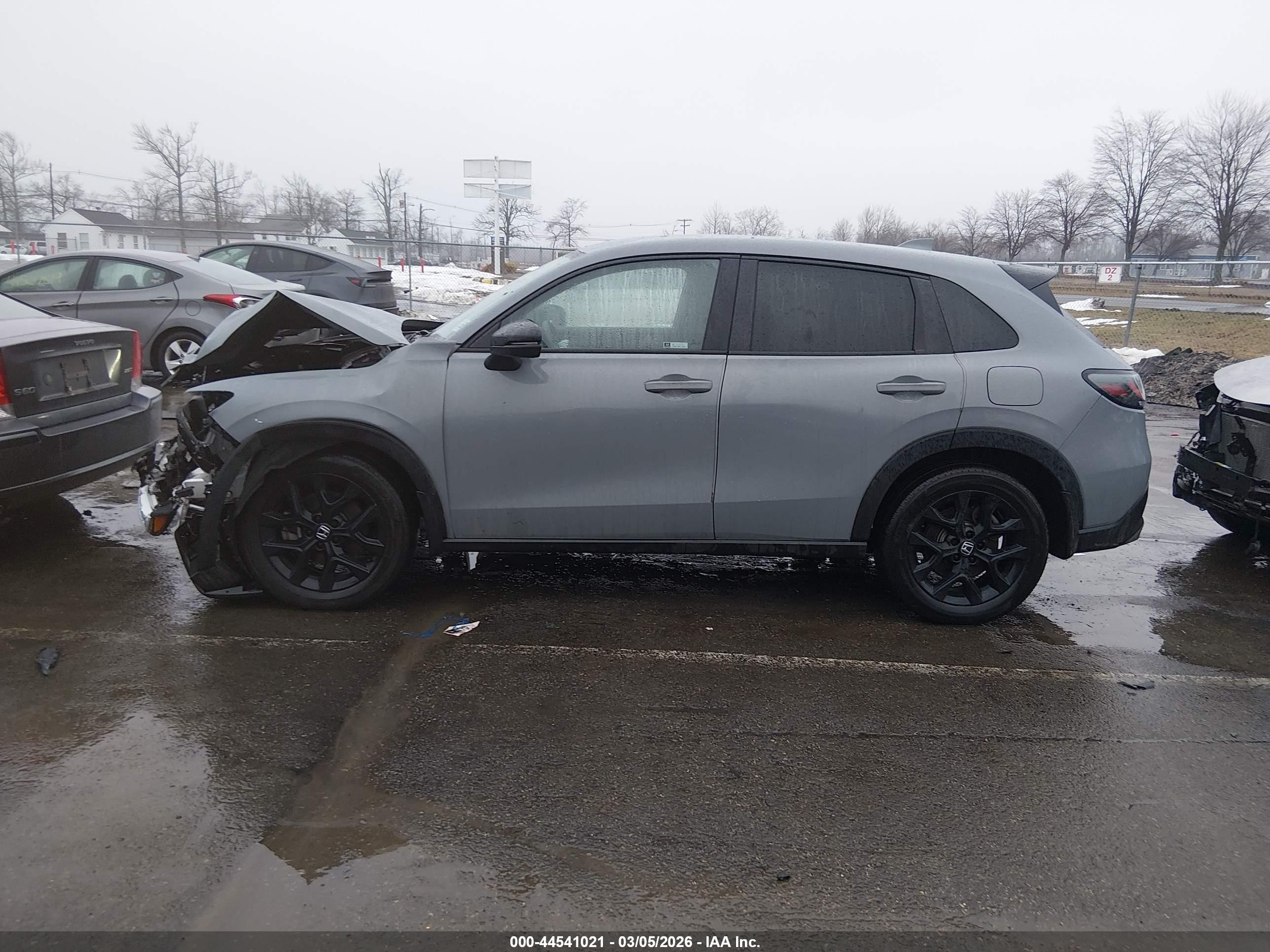 2024 Honda Hr-v Awd Sport/awd Sport W/o Bsi Gray vin: 3CZRZ2H5XRM729832