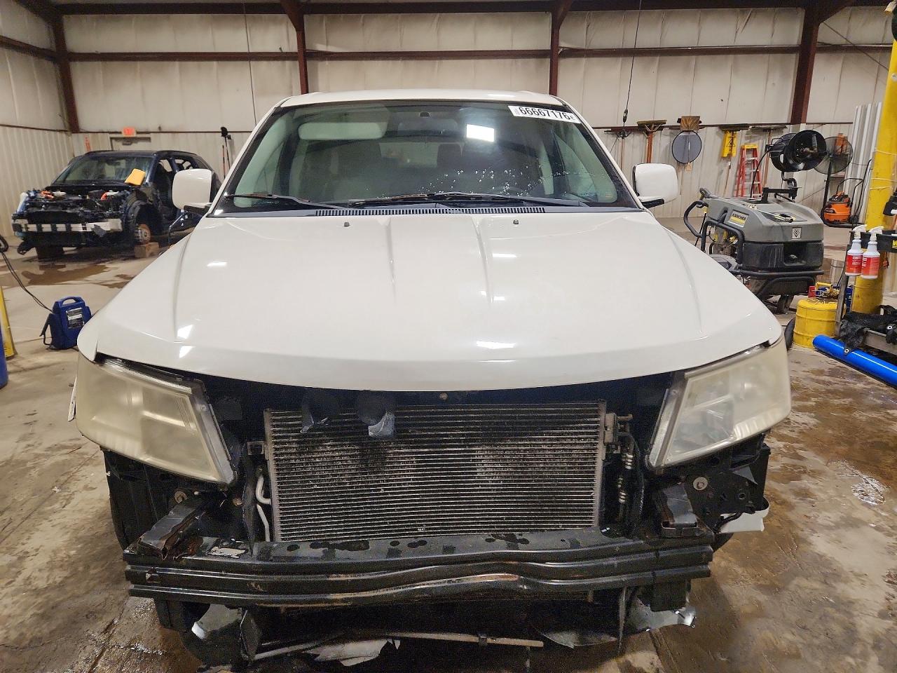 2009 Dodge Journey Sxt White vin: 3D4GG57V59T200447