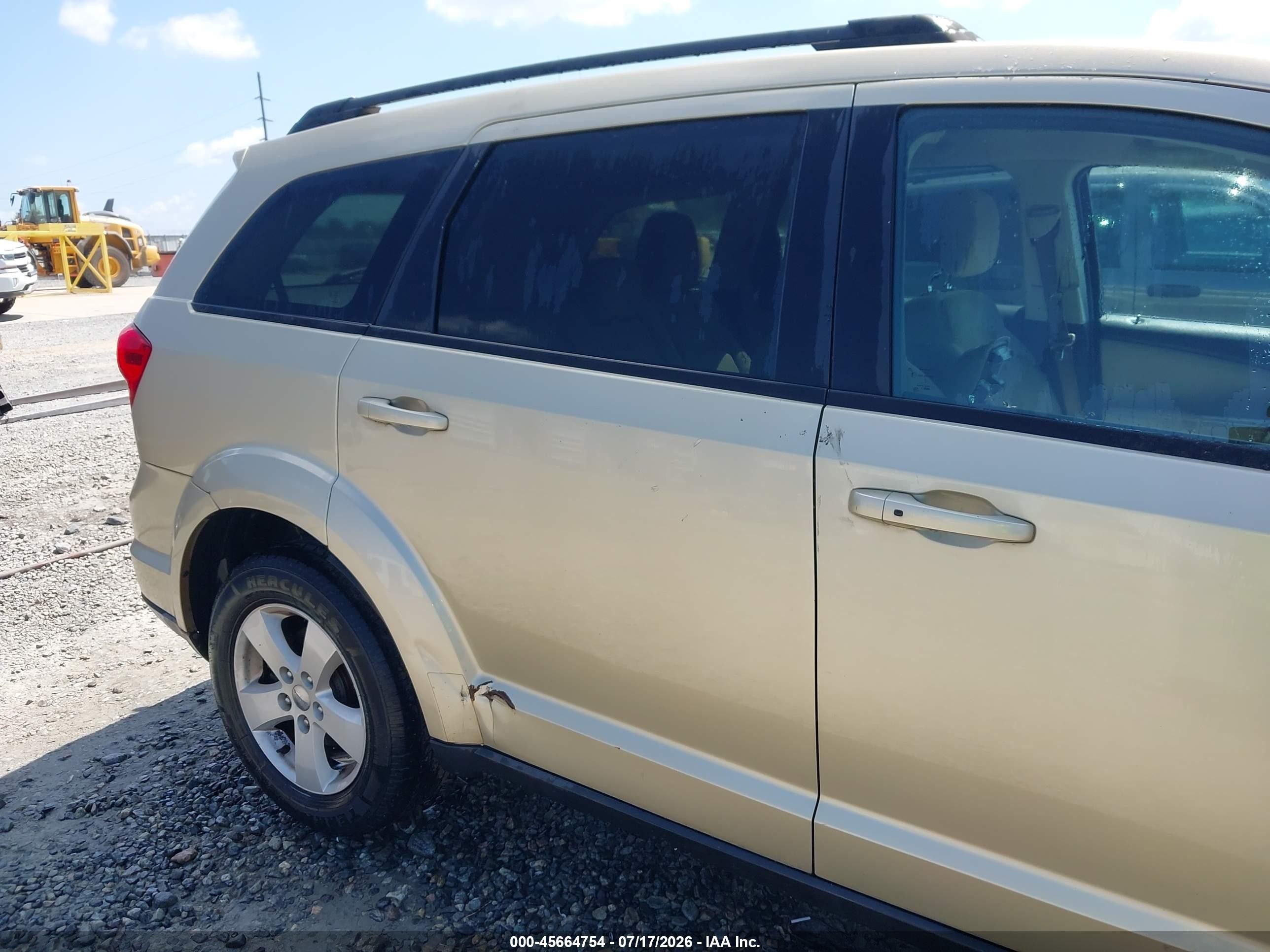2011 Dodge Journey Mainstreet Gold vin: 3D4PG1FG0BT558170