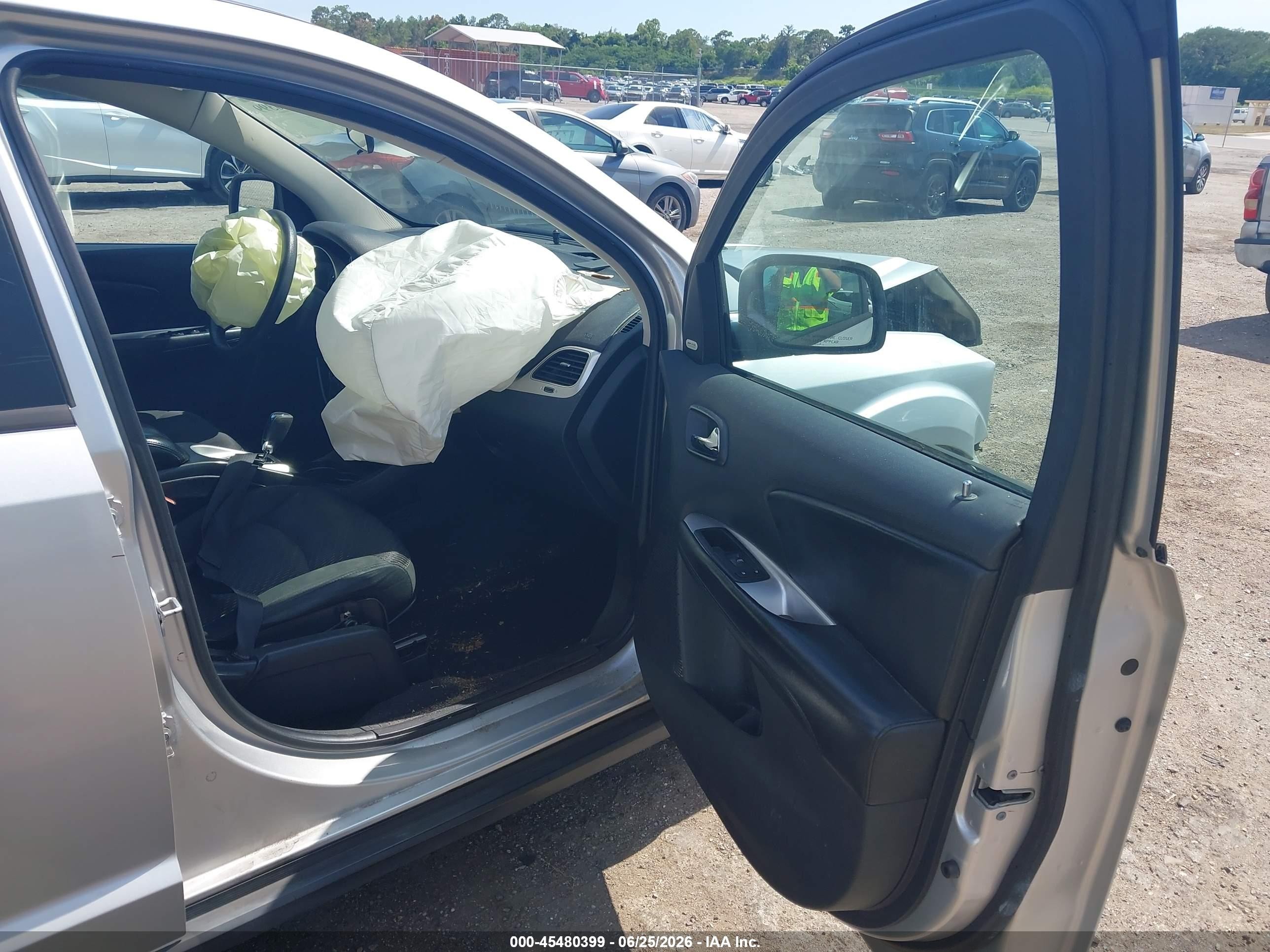 2011 Dodge Journey Mainstreet Silver vin: 3D4PG1FG2BT500352