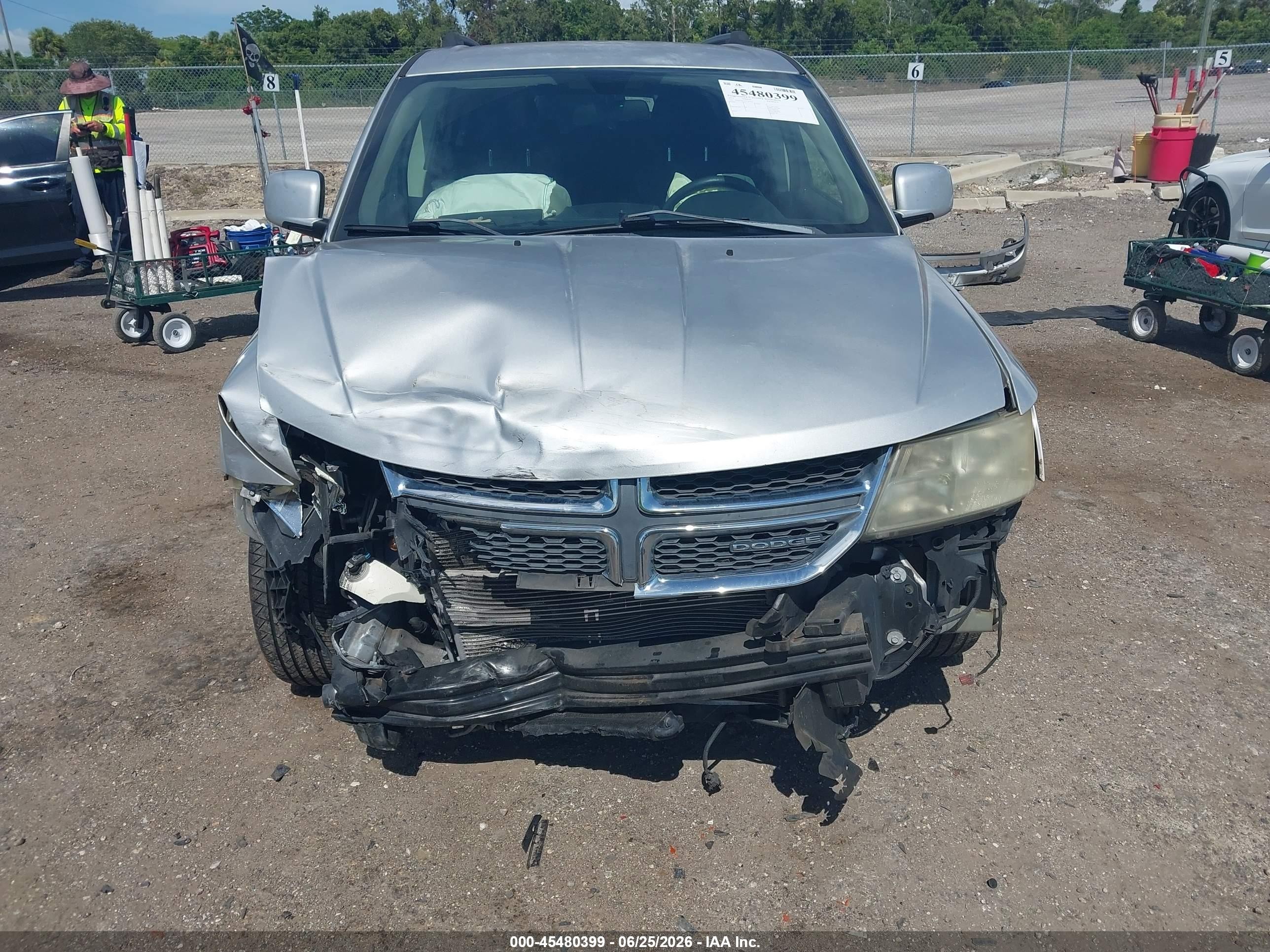 2011 Dodge Journey Mainstreet Silver vin: 3D4PG1FG2BT500352