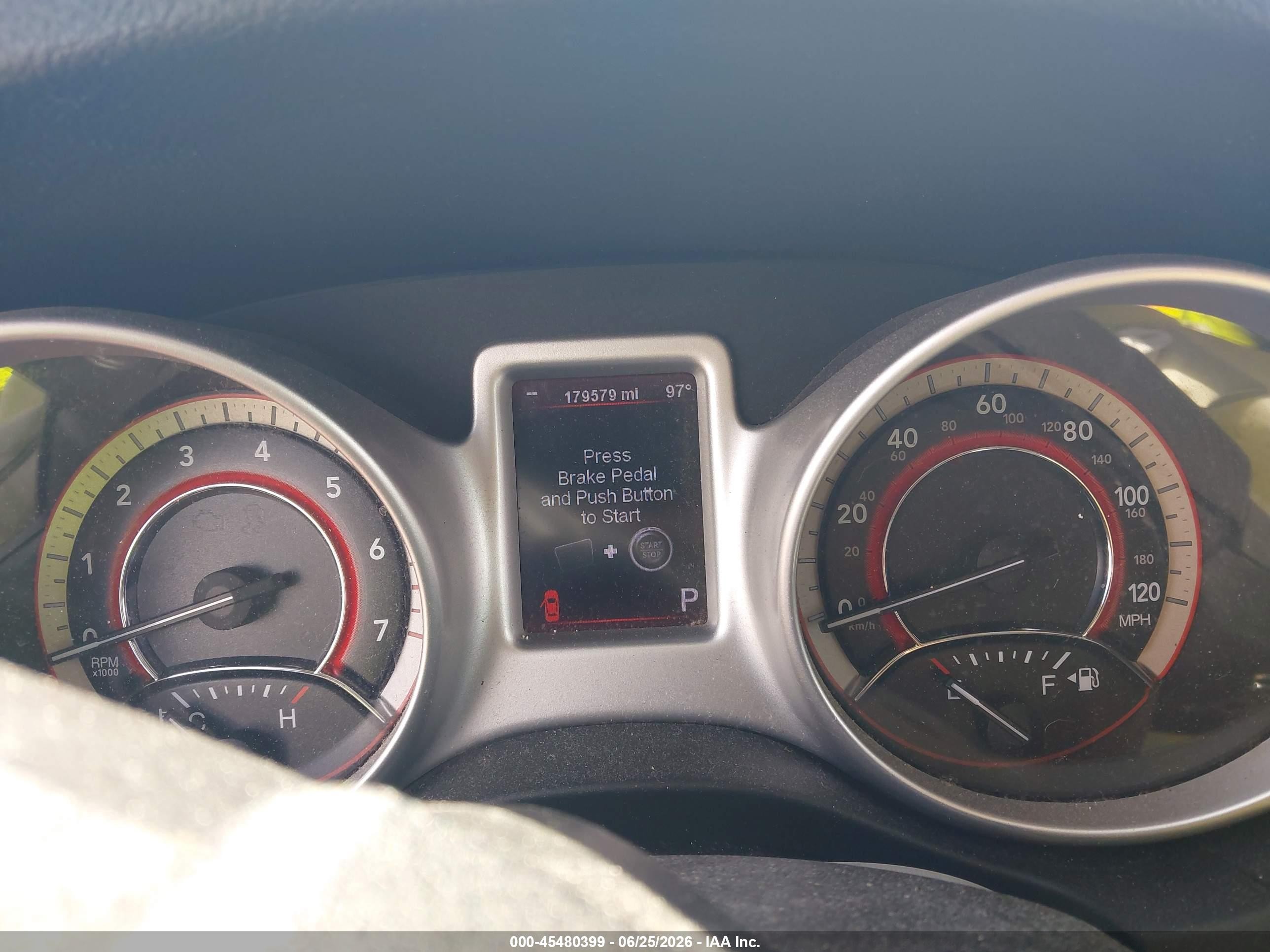 2011 Dodge Journey Mainstreet Silver vin: 3D4PG1FG2BT500352