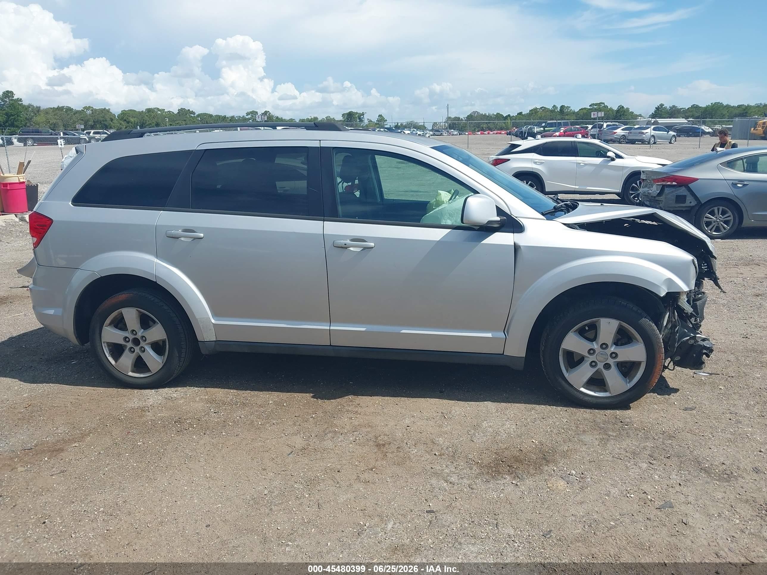 2011 Dodge Journey Mainstreet Silver vin: 3D4PG1FG2BT500352