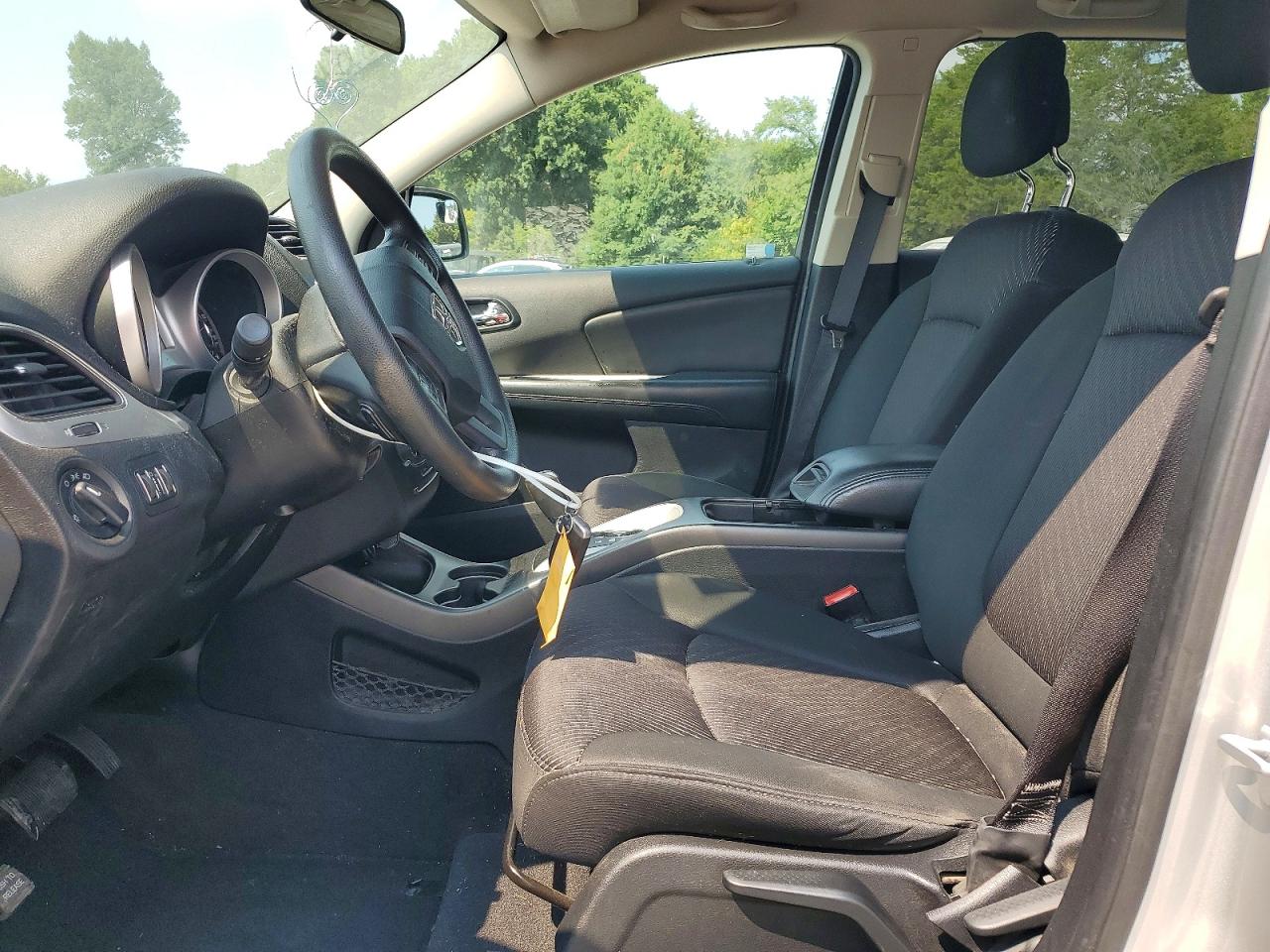 2011 Dodge Journey Mainstreet Silver vin: 3D4PG1FG7BT503201