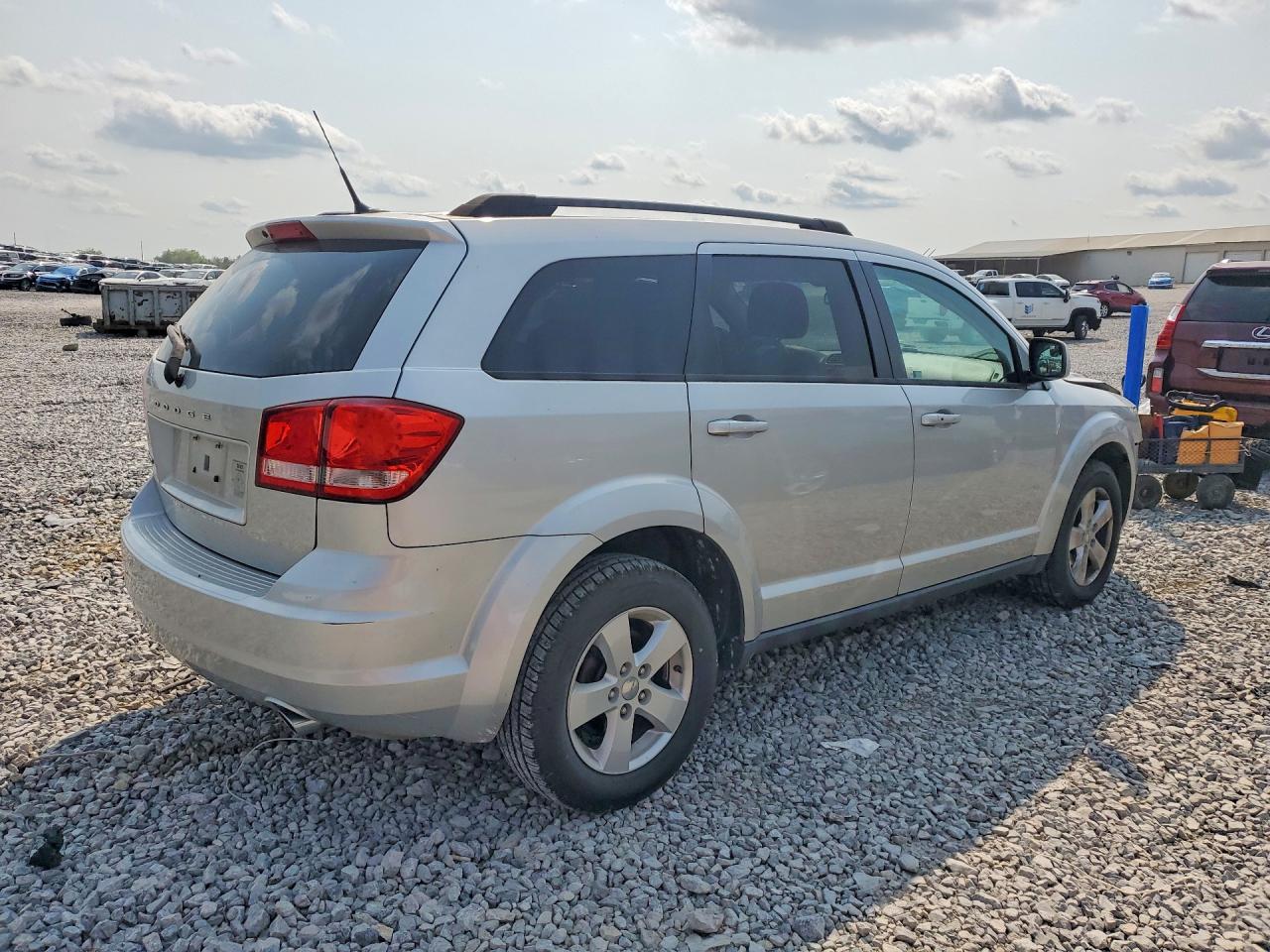 2011 Dodge Journey Mainstreet Silver vin: 3D4PG1FG7BT503201
