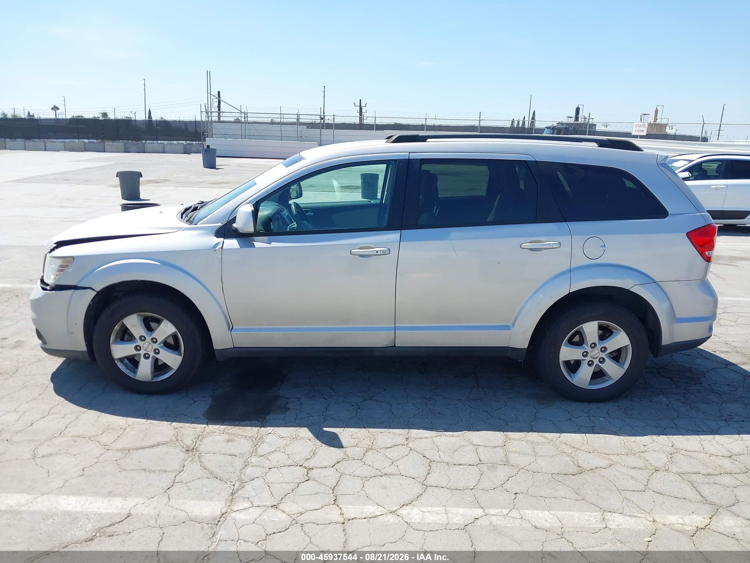 2011 Dodge Journey Mainstreet Silver vin: 3D4PG1FG9BT561536