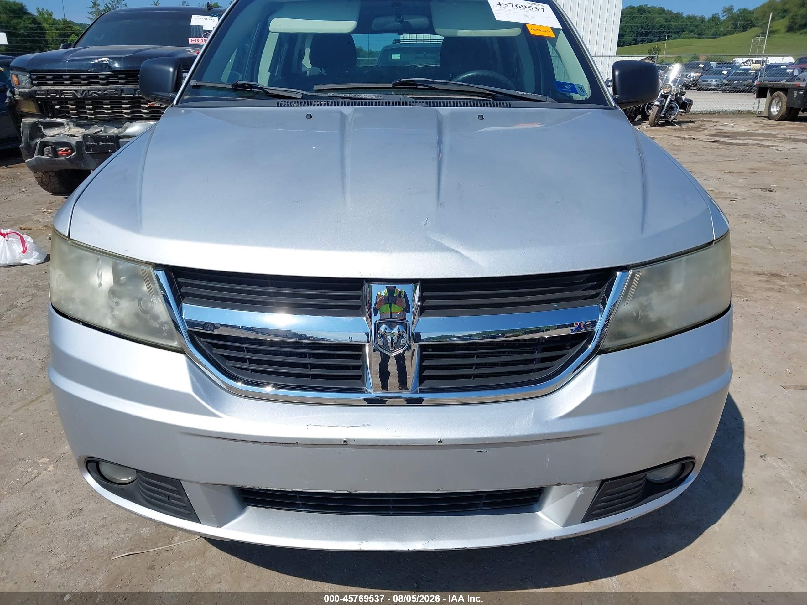 2010 Dodge Journey Se Silver vin: 3D4PG4FB5AT163924