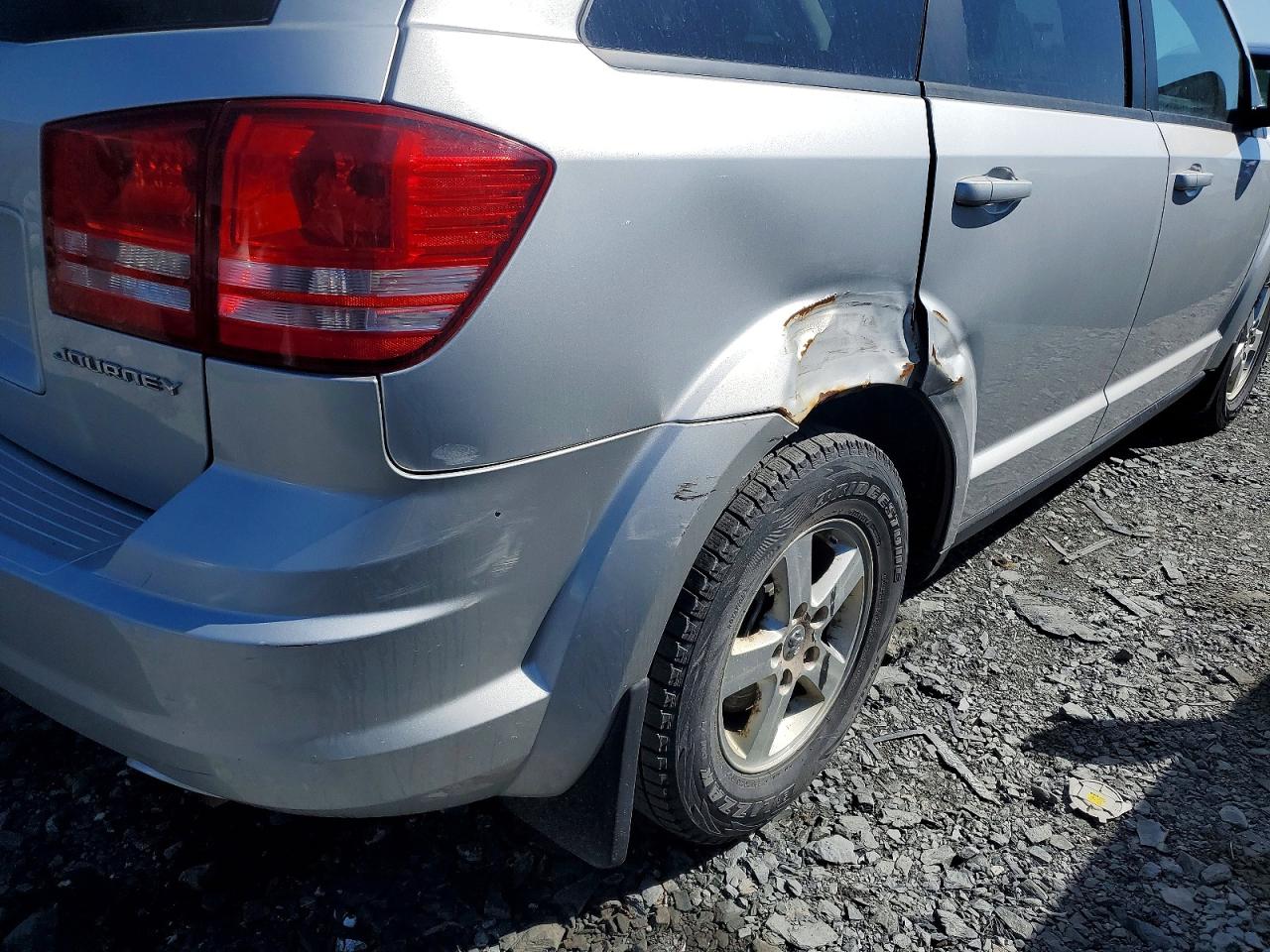 2010 Dodge Journey Se Silver vin: 3D4PG4FB5AT276157