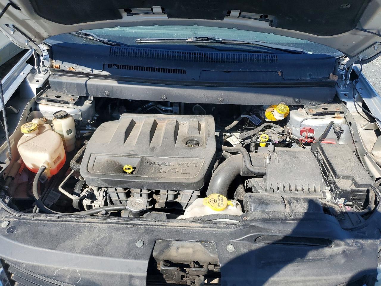 2010 Dodge Journey Se Silver vin: 3D4PG4FB5AT276157