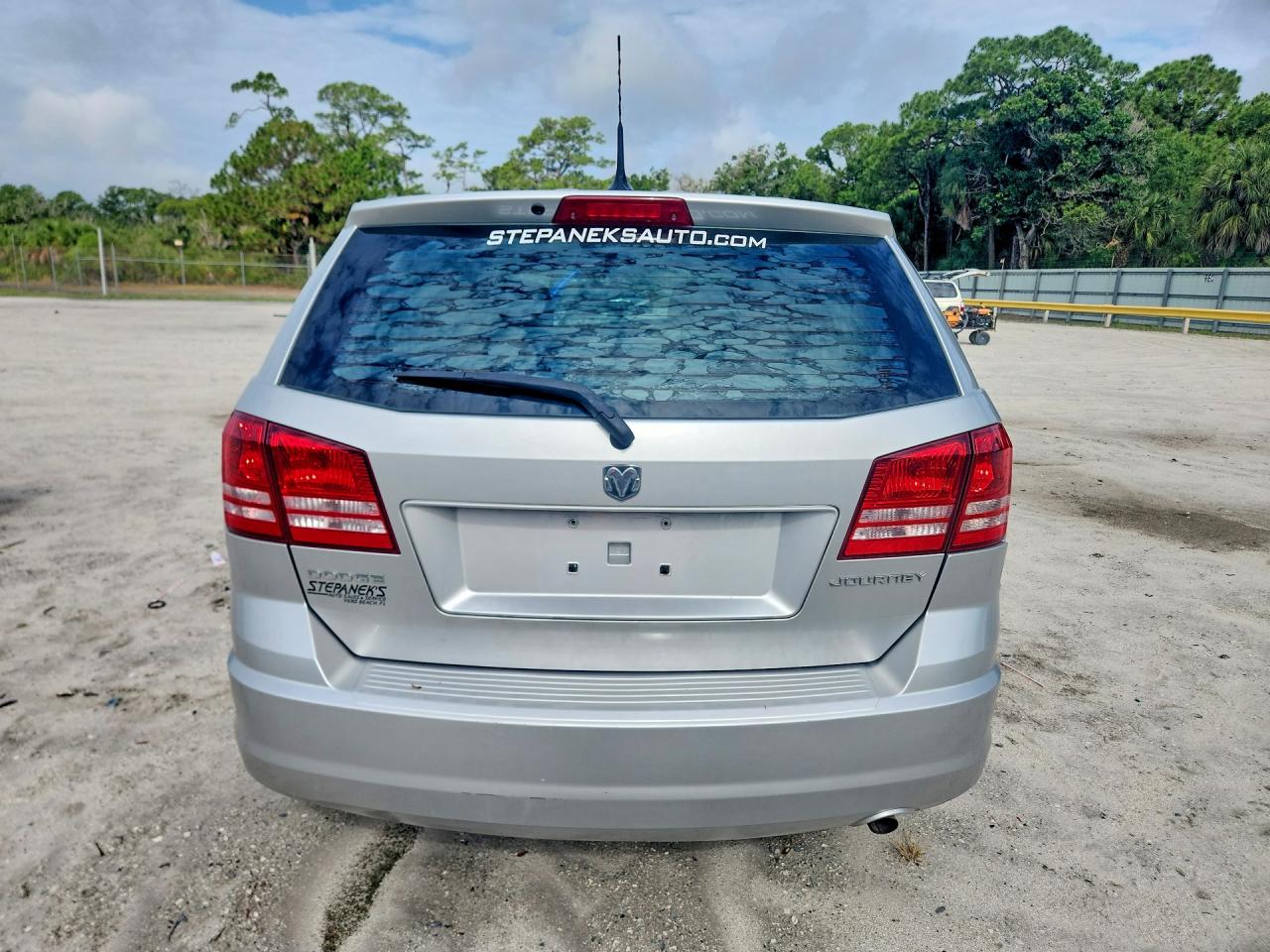 2010 Dodge Journey Se Silver vin: 3D4PG4FB8AT212386