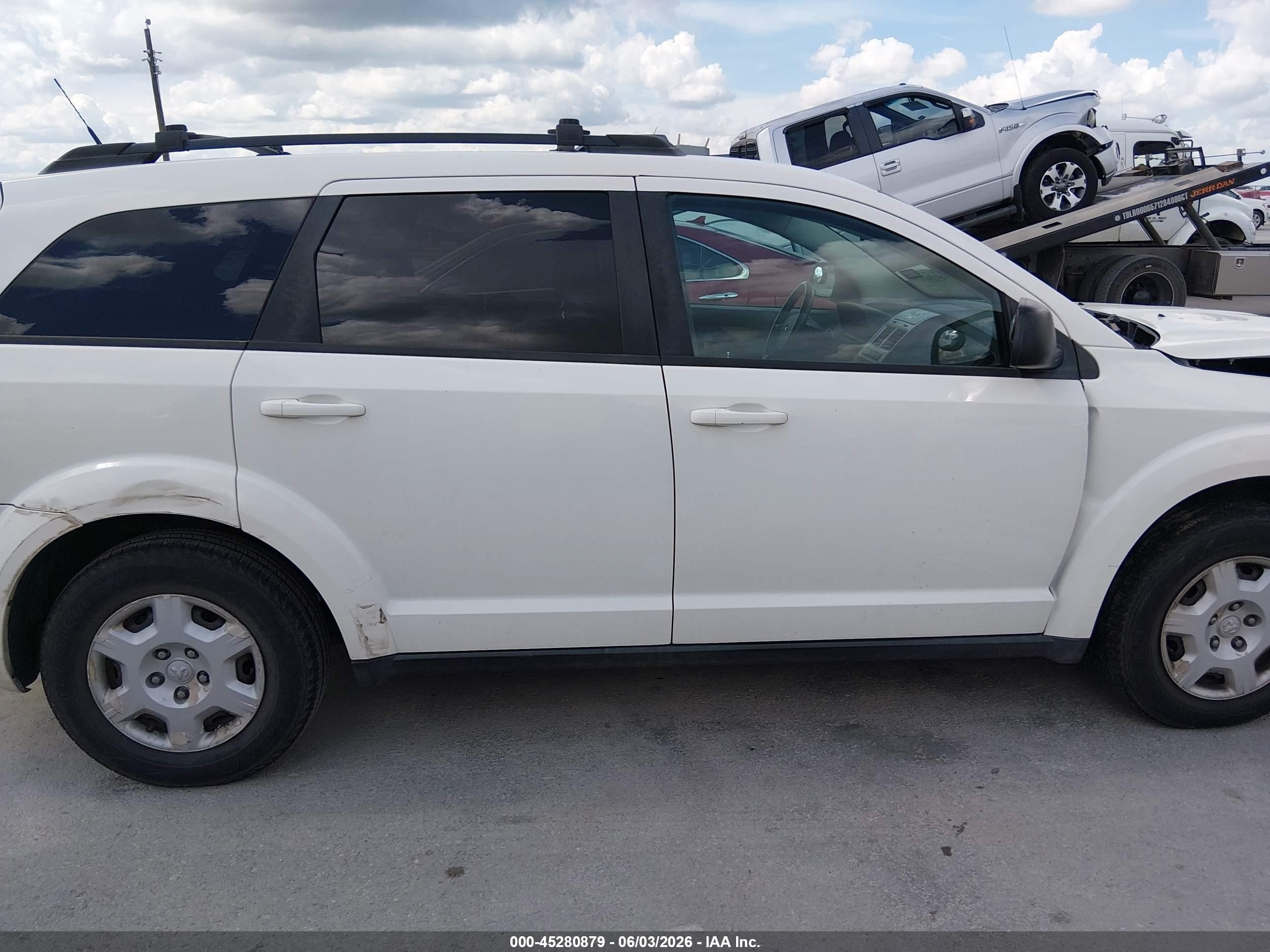 2010 Dodge Journey Se White vin: 3D4PG4FBXAT136394