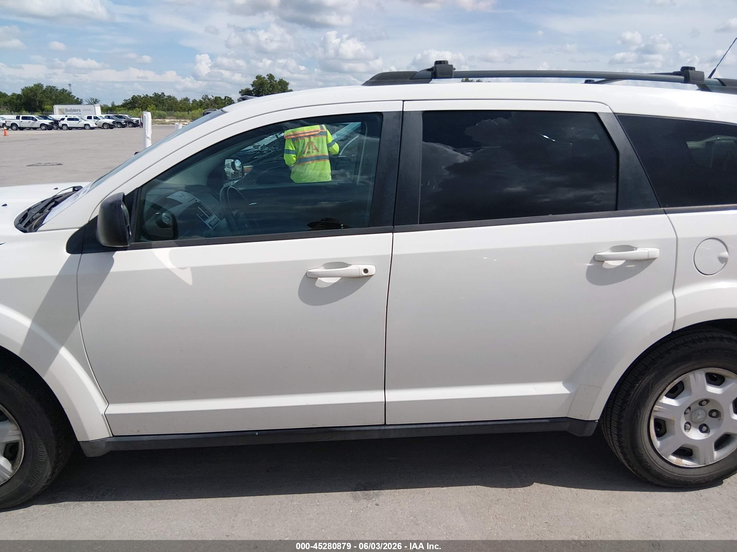 2010 Dodge Journey Se White vin: 3D4PG4FBXAT136394