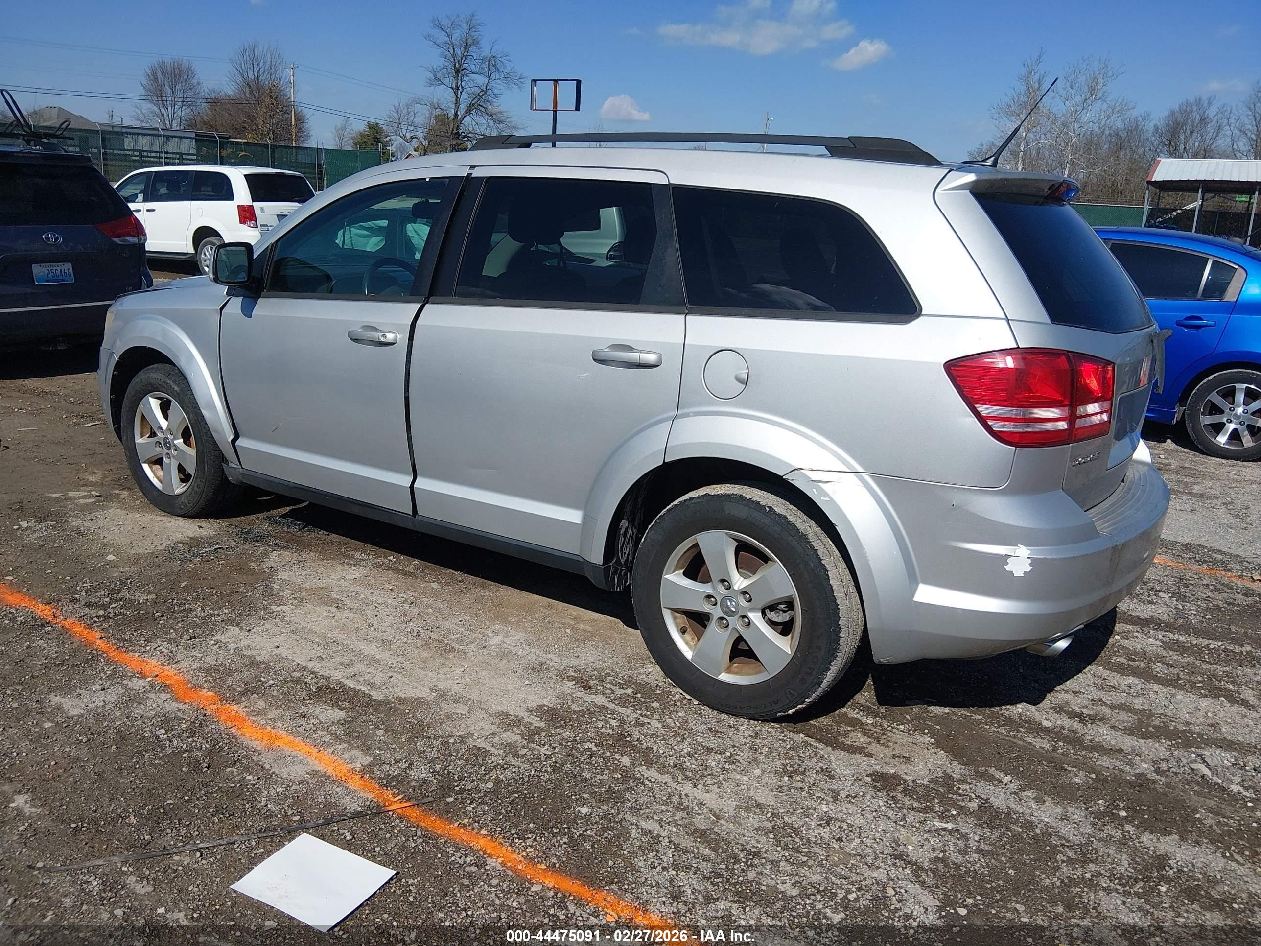 2010 Dodge Journey Sxt Silver vin: 3D4PG5FV1AT140298