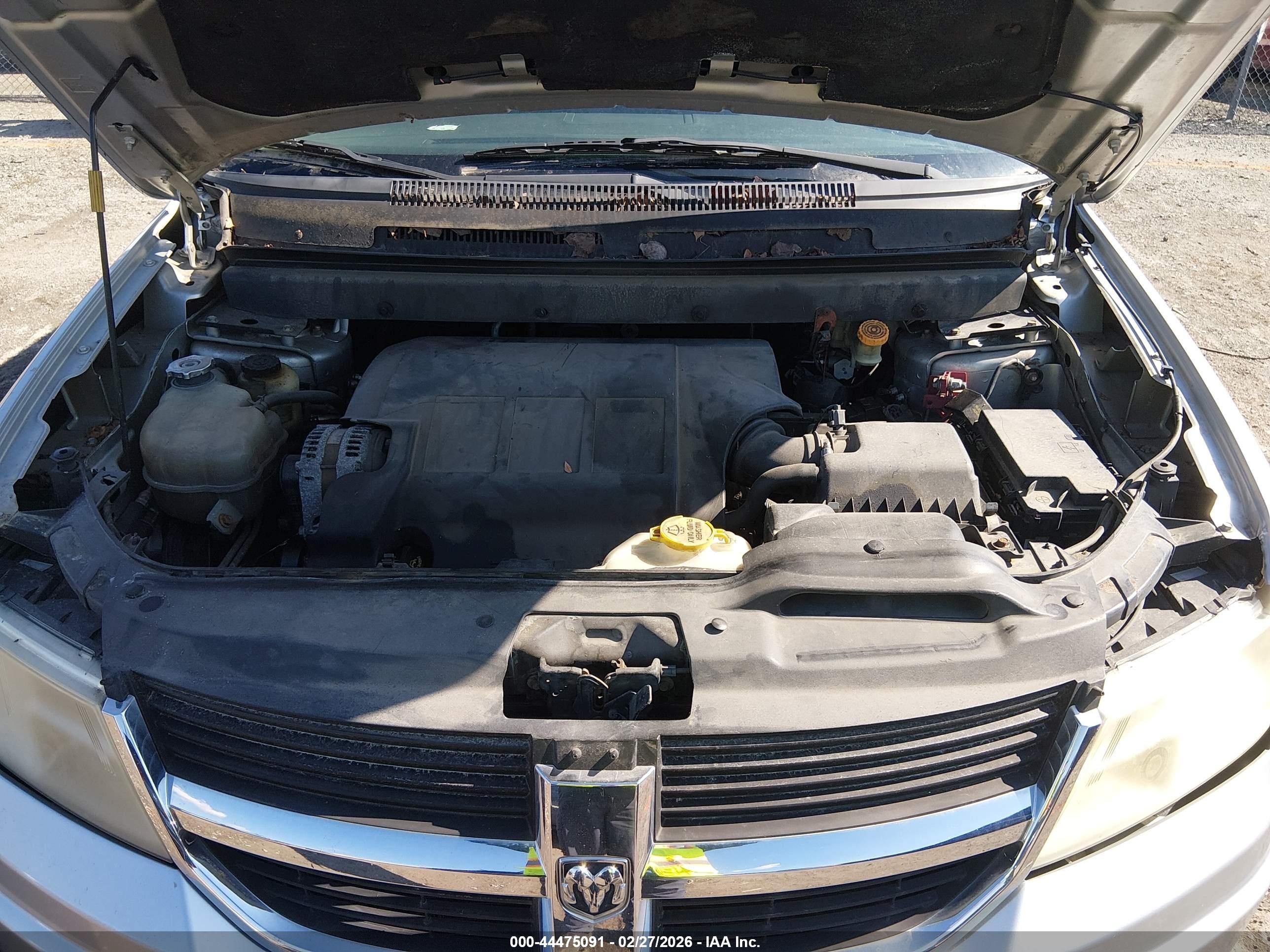 2010 Dodge Journey Sxt Silver vin: 3D4PG5FV1AT140298