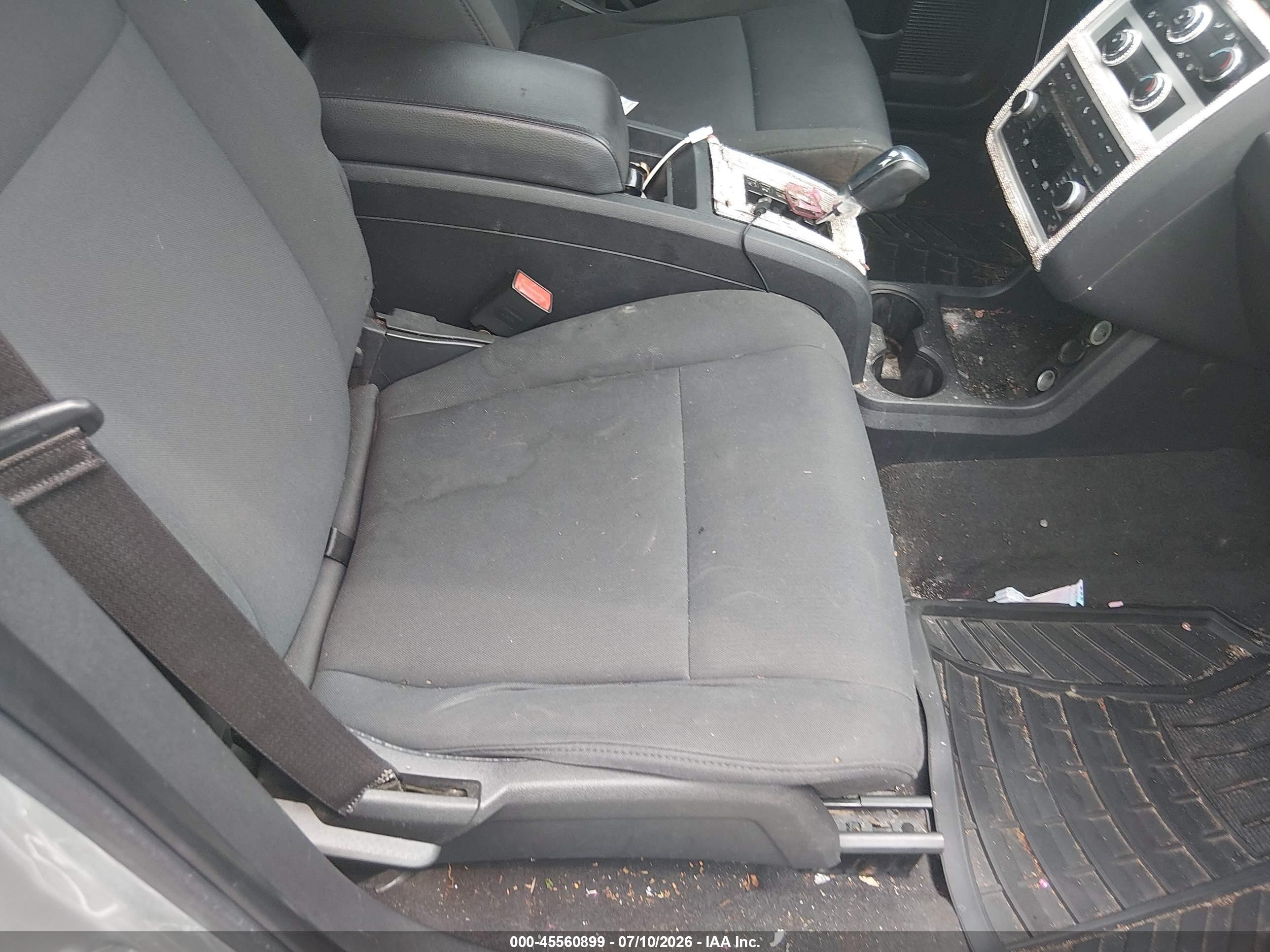 2010 Dodge Journey Sxt Silver vin: 3D4PG5FV8AT181706