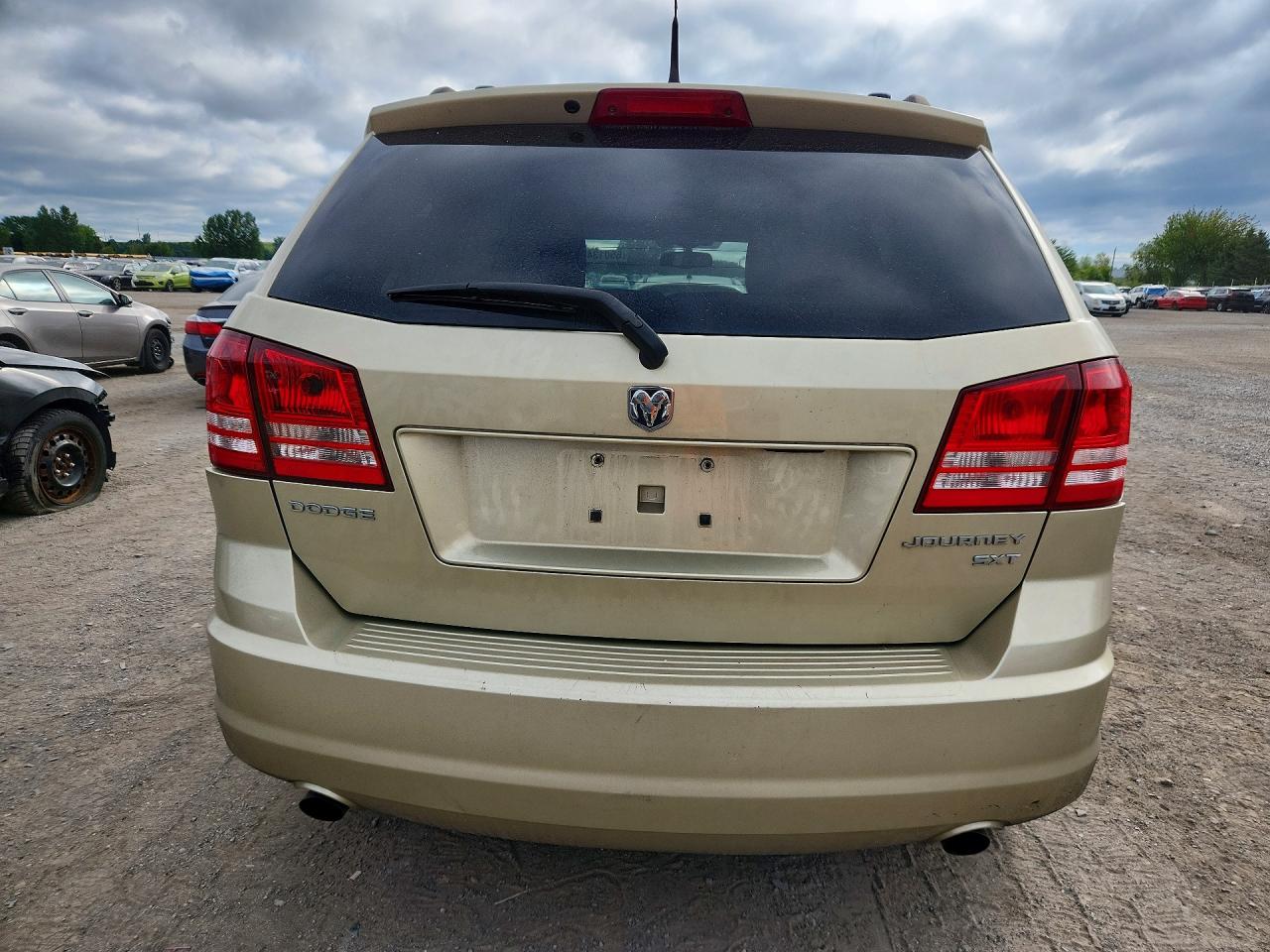 2010 Dodge Journey Sxt Золотой vin: 3D4PG5FV9AT236051