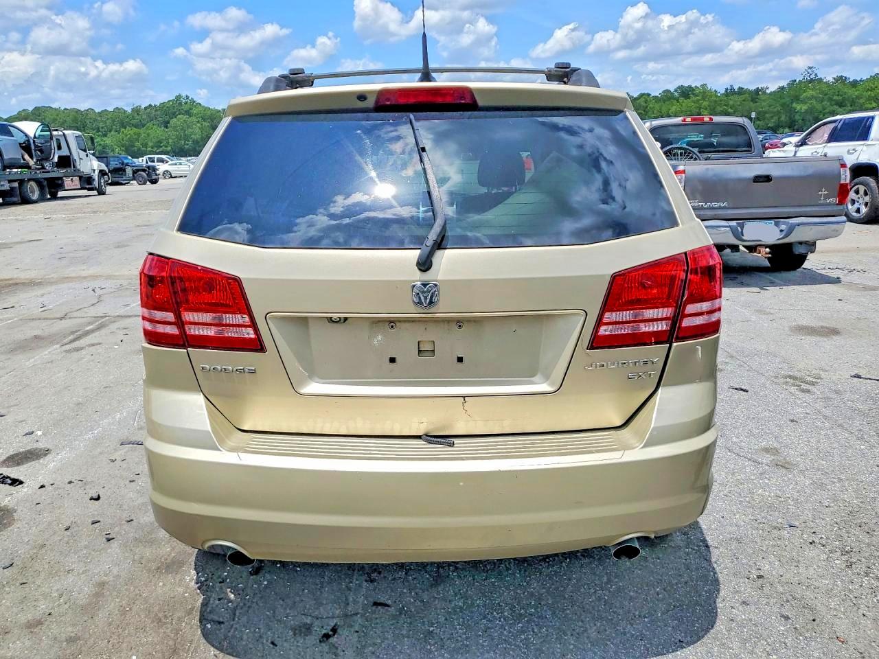2010 Dodge Journey Sxt Gold vin: 3D4PG5FVXAT113584