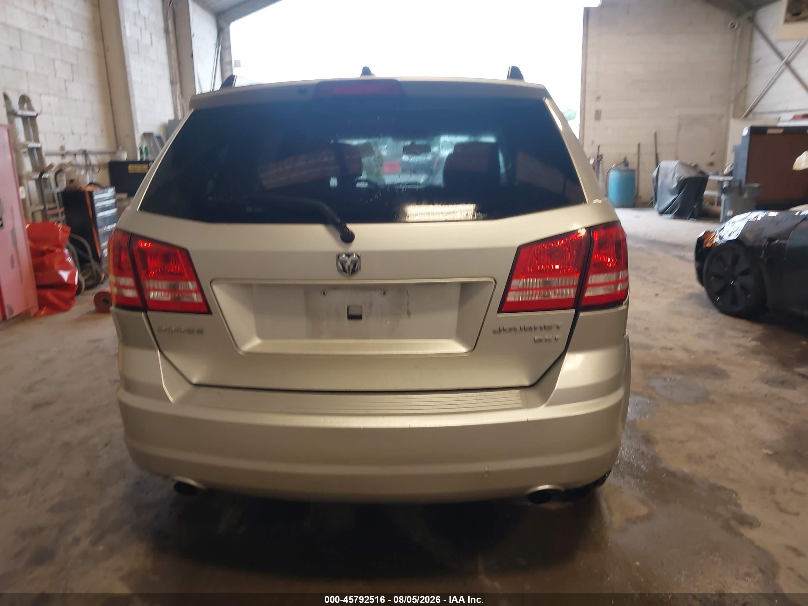 2010 Dodge Journey Sxt Silver vin: 3D4PG5FVXAT181755