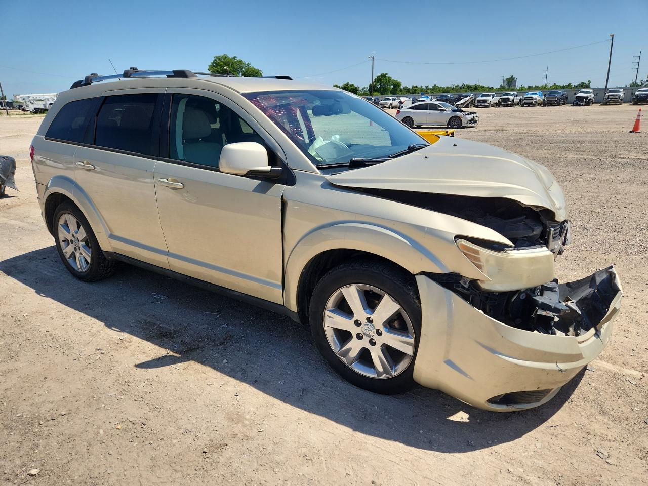2010 Dodge Journey Sxt Золотой vin: 3D4PG5FVXAT247656