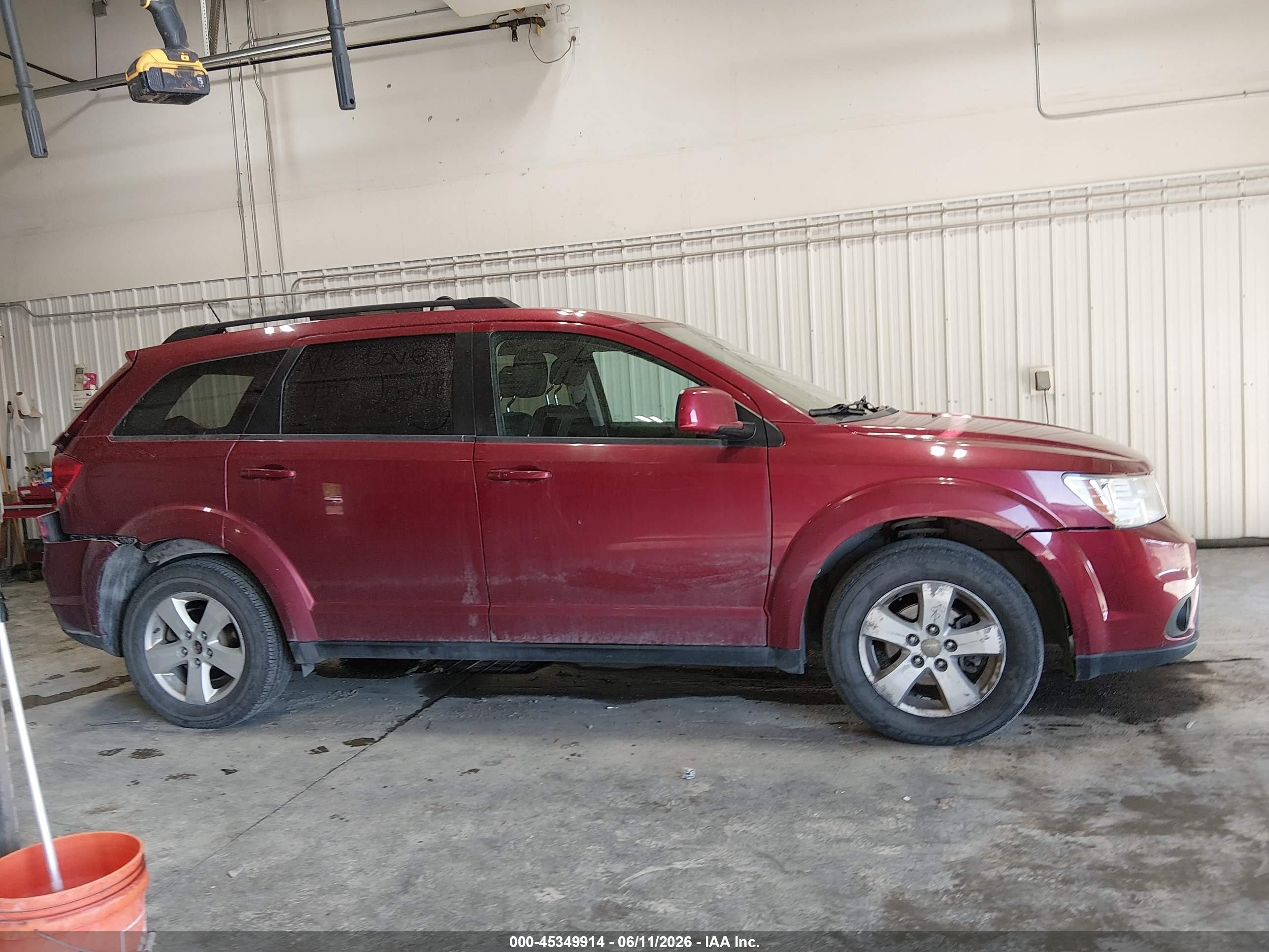 2011 Dodge Journey Mainstreet Red vin: 3D4PH1FG0BT553029