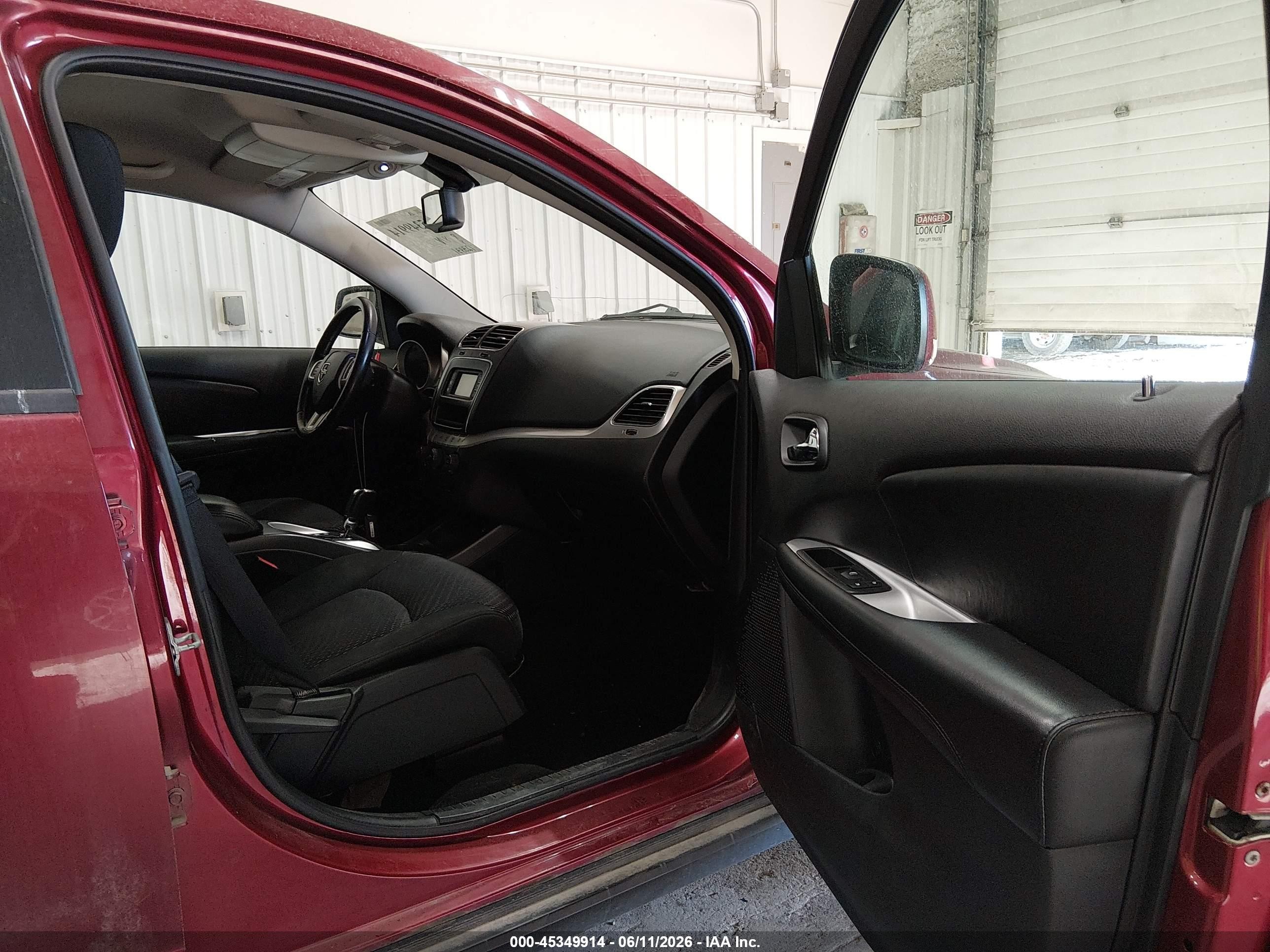 2011 Dodge Journey Mainstreet Red vin: 3D4PH1FG0BT553029