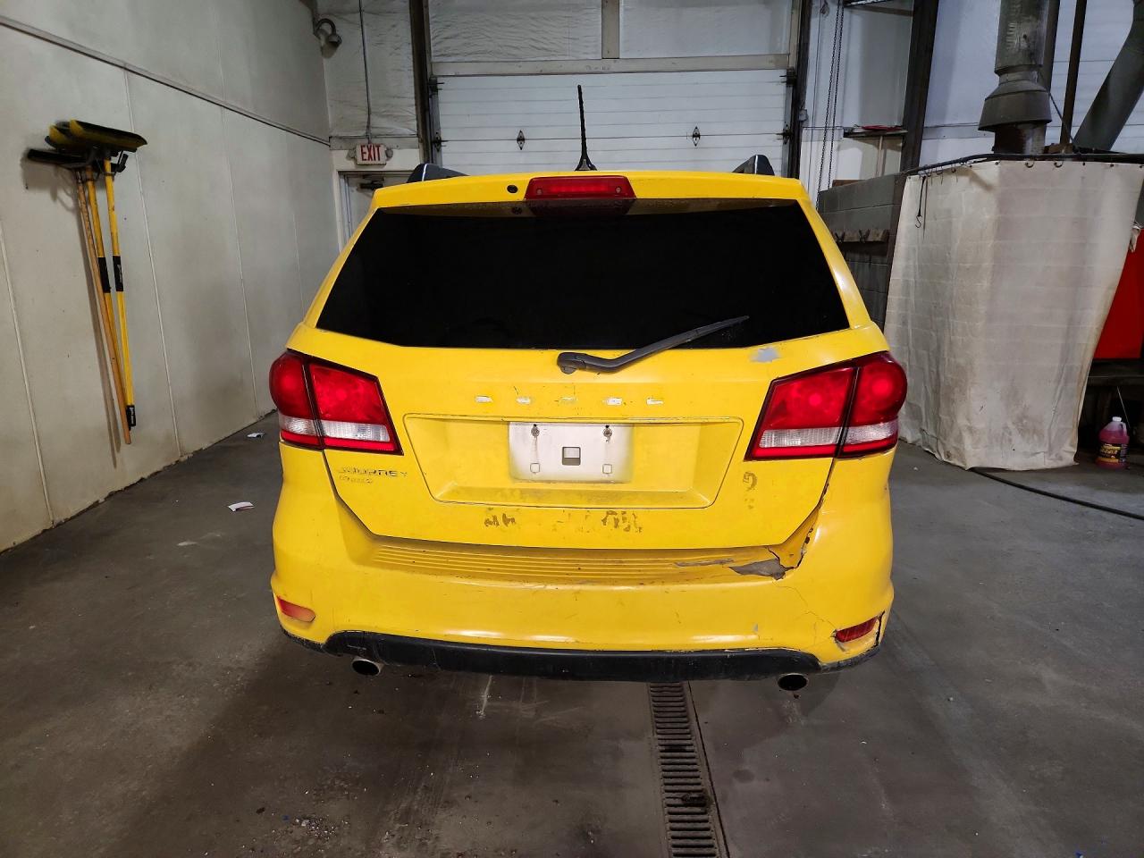 2011 Dodge Journey Mainstreet Yellow vin: 3D4PH1FG1BT541293