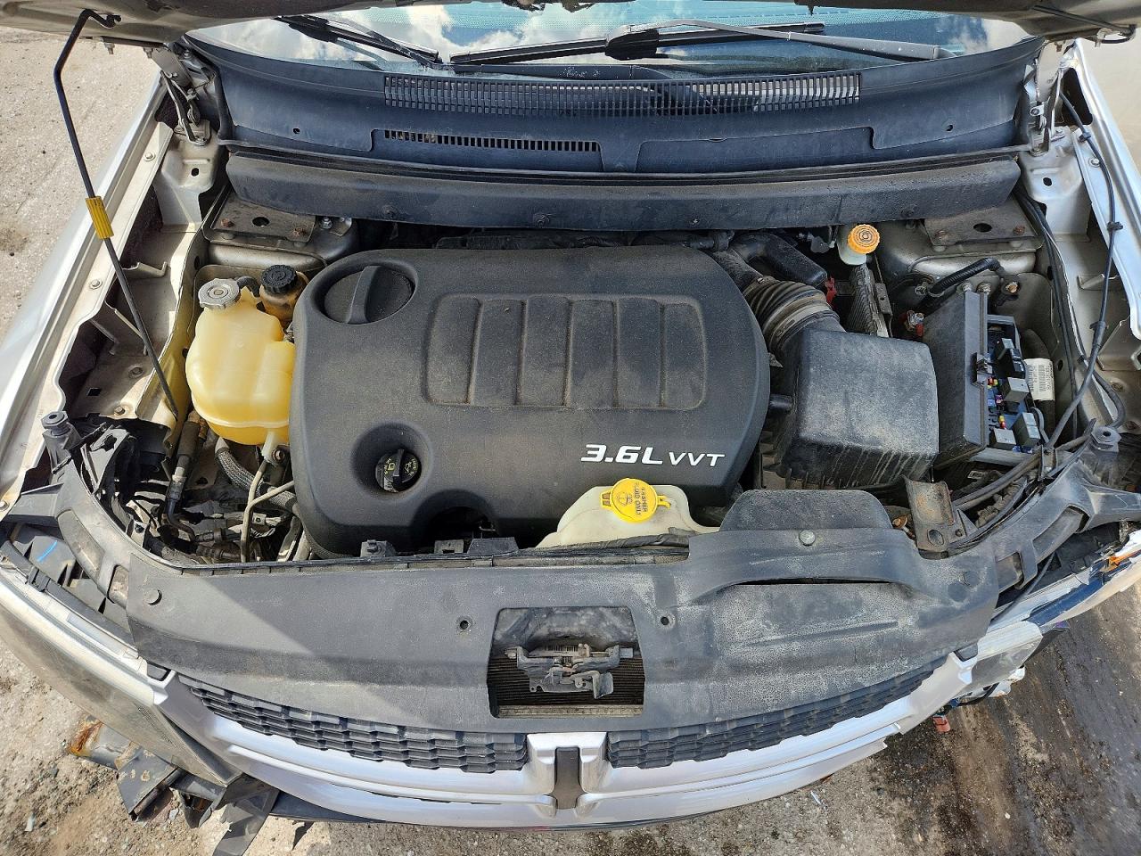 2011 Dodge Journey Mainstreet Silver vin: 3D4PH1FG2BT565442