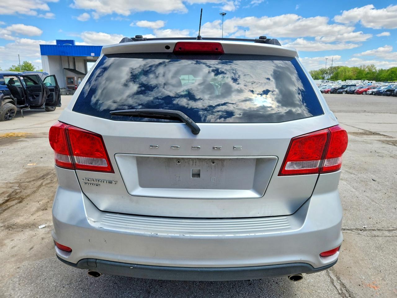 2011 Dodge Journey Mainstreet Silver vin: 3D4PH1FG2BT565442