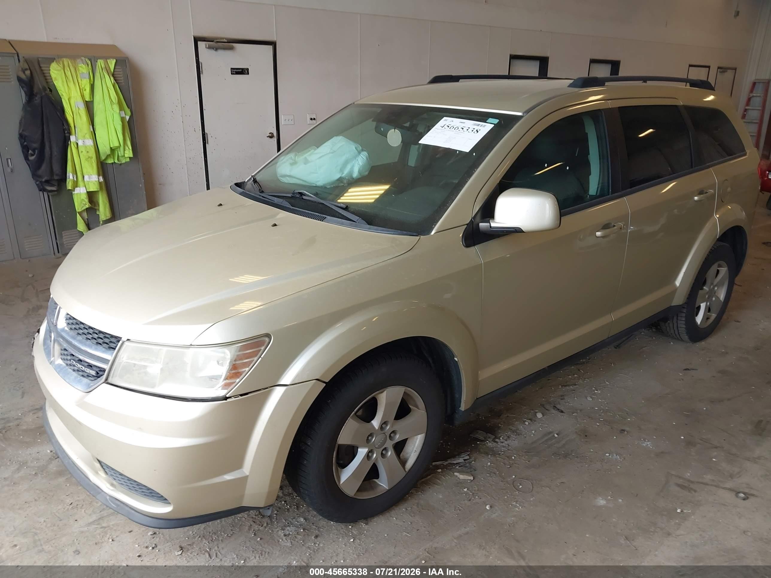 2011 Dodge Journey Mainstreet Золотой vin: 3D4PH1FG4BT518932