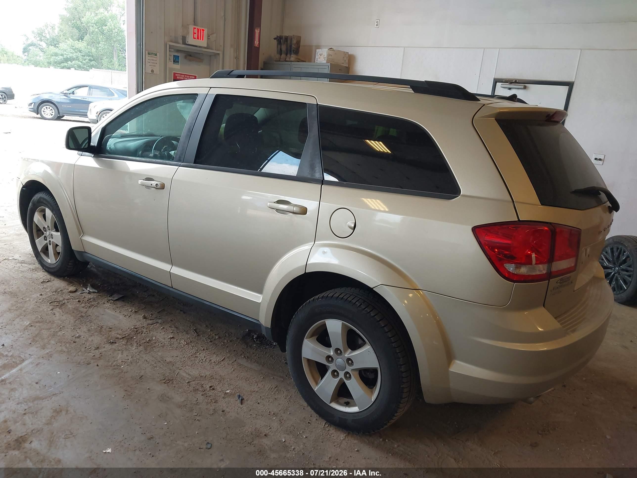 2011 Dodge Journey Mainstreet Золотой vin: 3D4PH1FG4BT518932