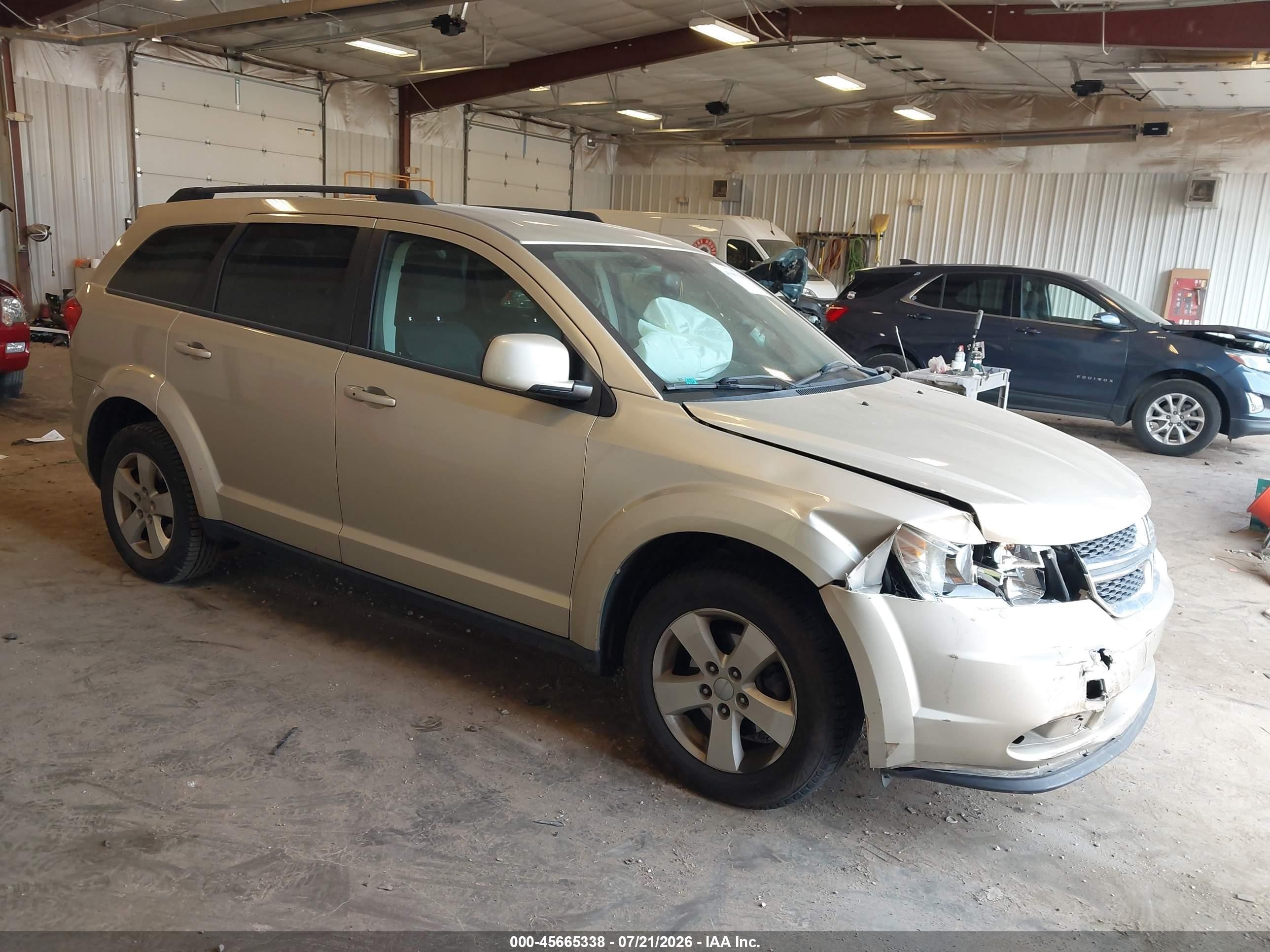 2011 Dodge Journey Mainstreet Золотой vin: 3D4PH1FG4BT518932